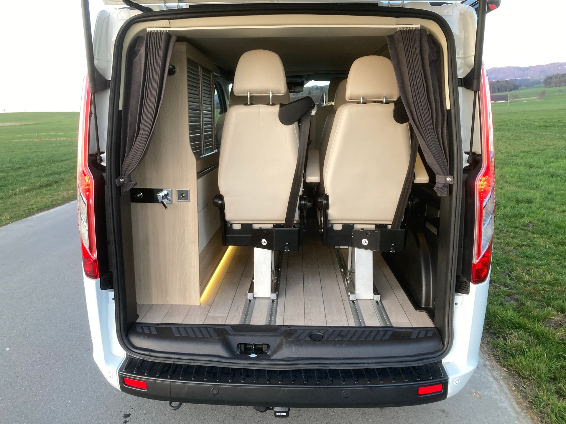 FORD Transit Custom 320 L1H1 Camper A Dreamer Cap Nugget-image-5