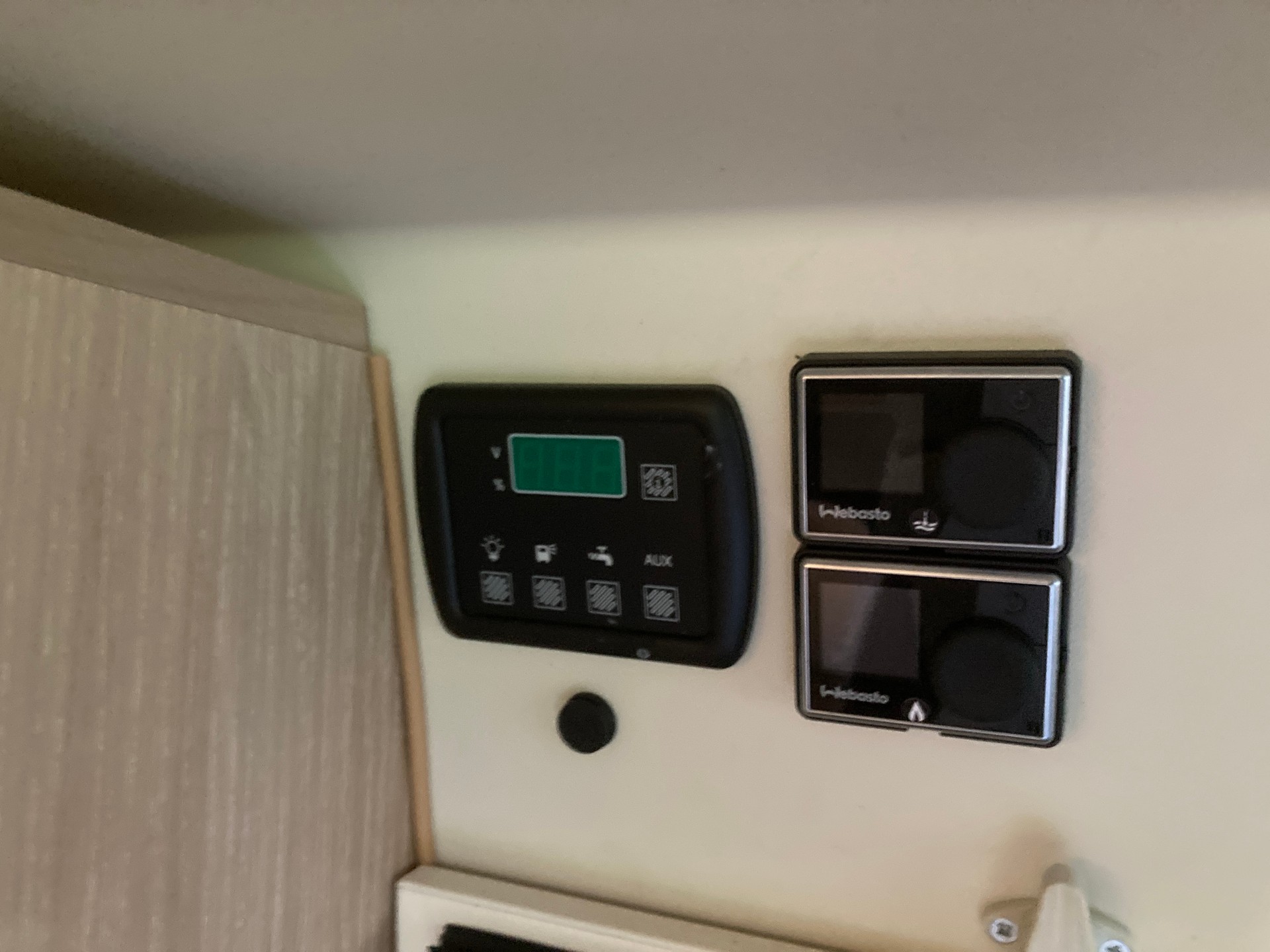 FORD Transit Custom 320 L1H1 Camper A Dreamer Cap Nugget-image-7