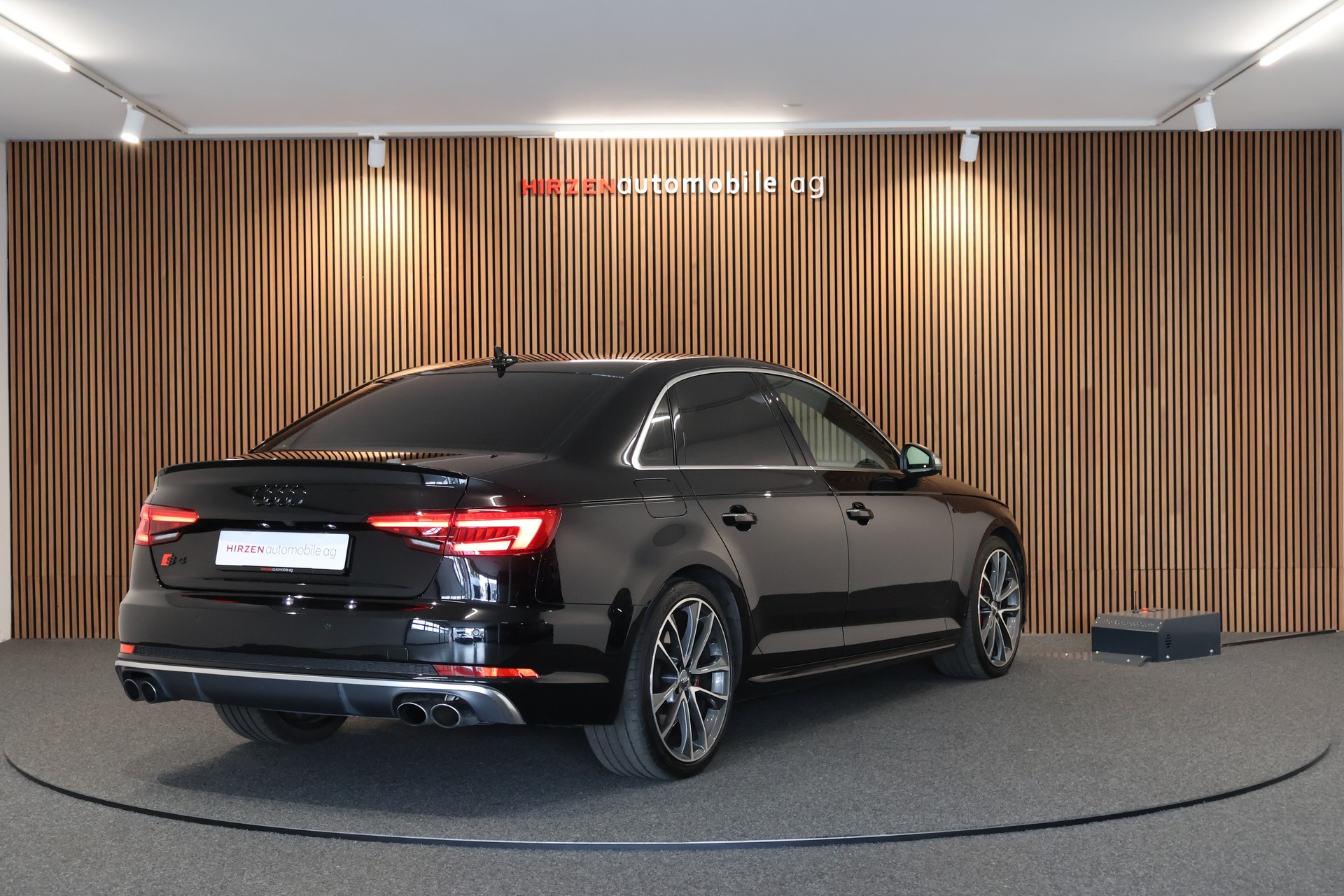 AUDI S4 Limousine 3.0 TFSI quattro tiptronic-image-4