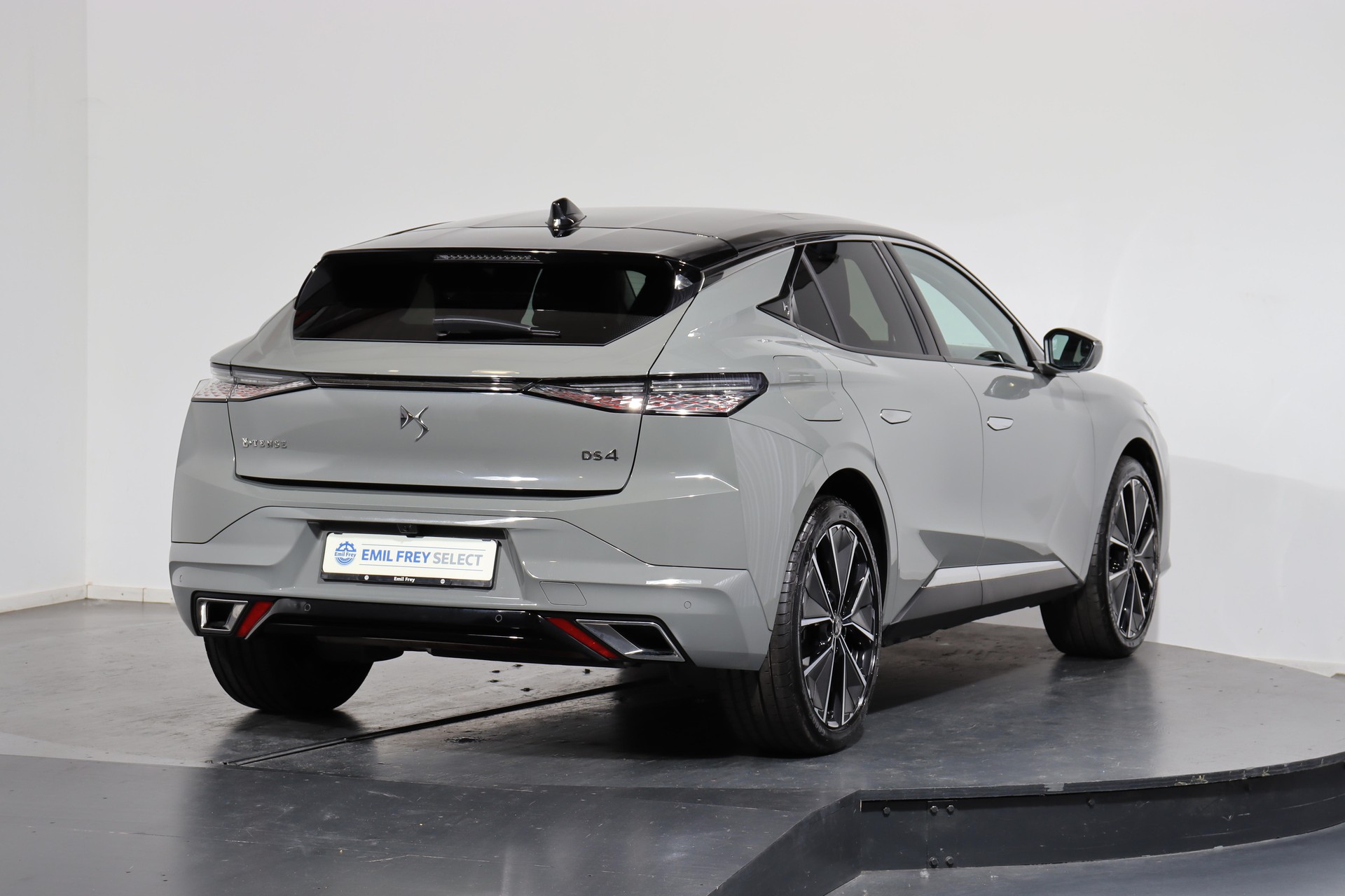 DS AUTOMOBILES 4 1.6 E-Tense Rivoli-showroom-element-2