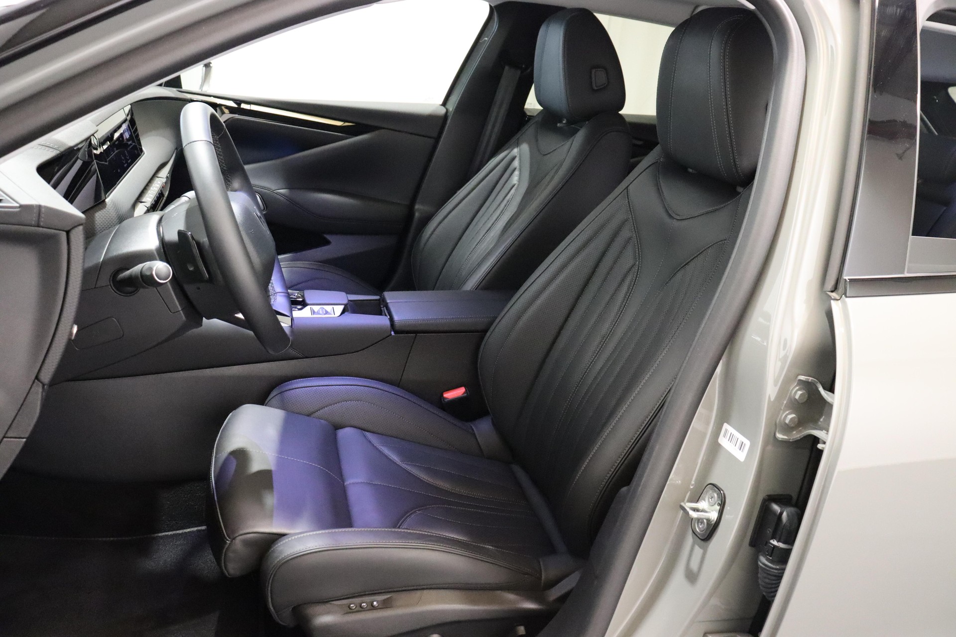 DS AUTOMOBILES 4 1.6 E-Tense Rivoli-image-4