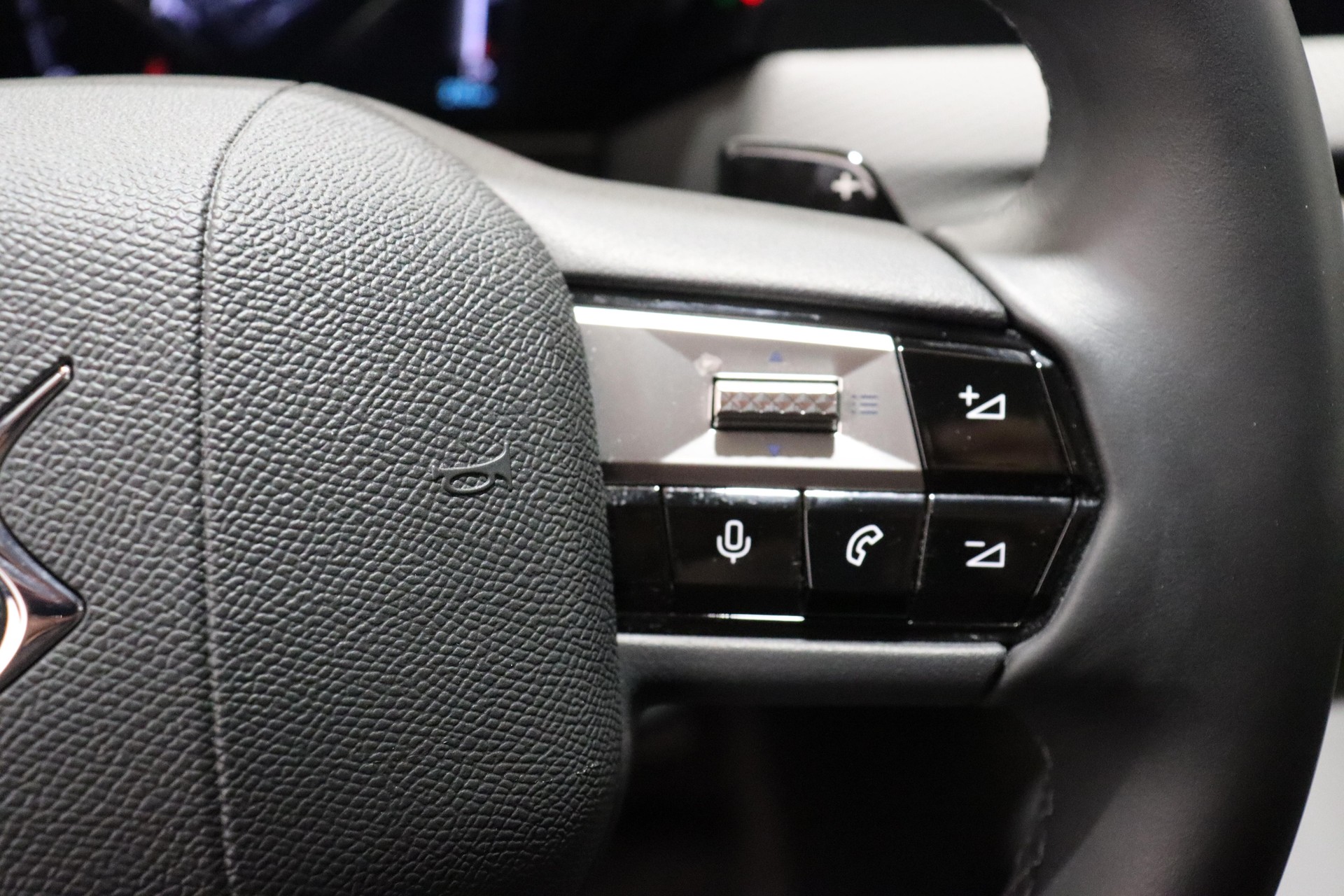 DS AUTOMOBILES 4 1.6 E-Tense Rivoli-image-13