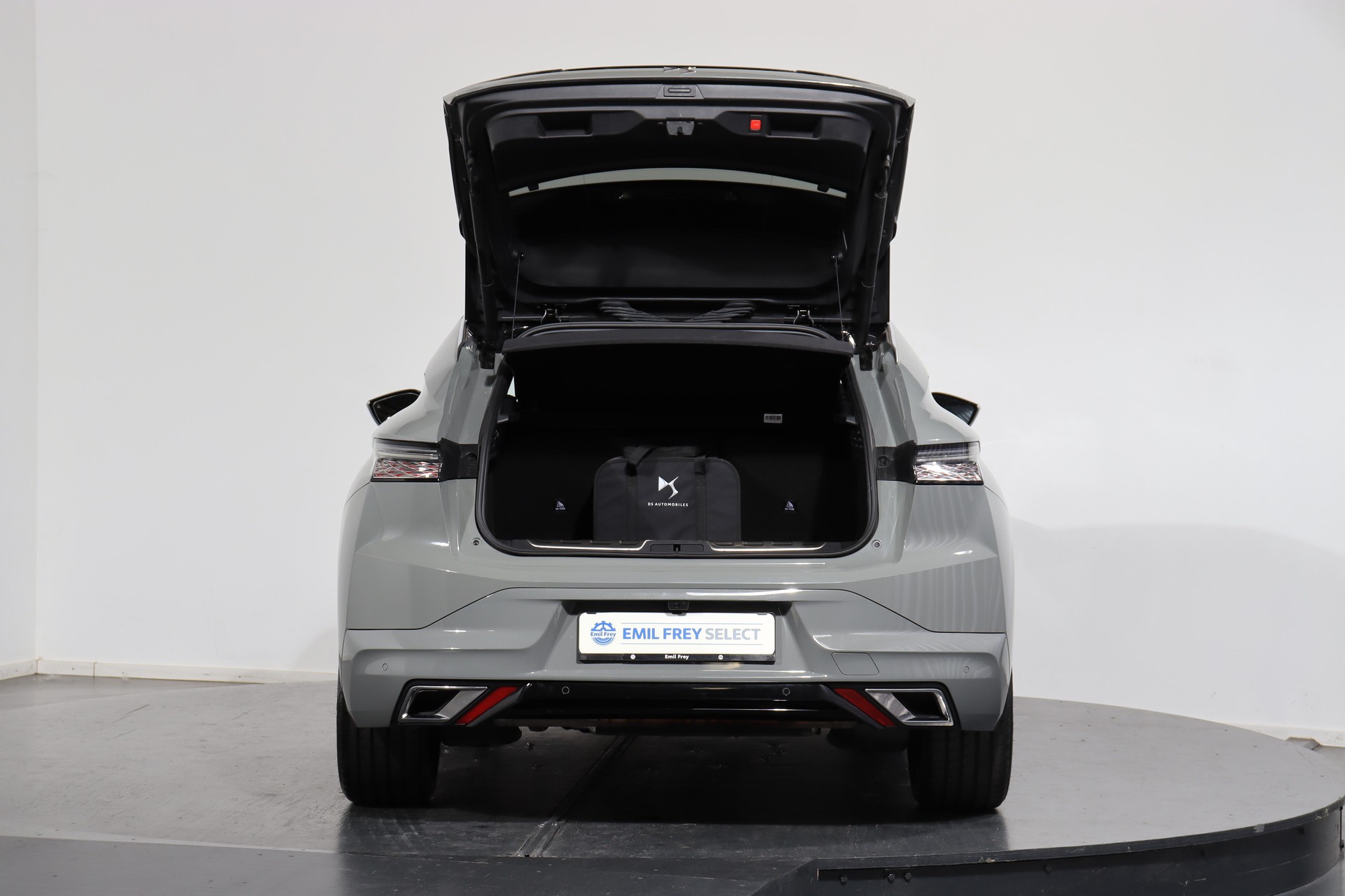 DS AUTOMOBILES 4 1.6 E-Tense Rivoli-showroom-element-3