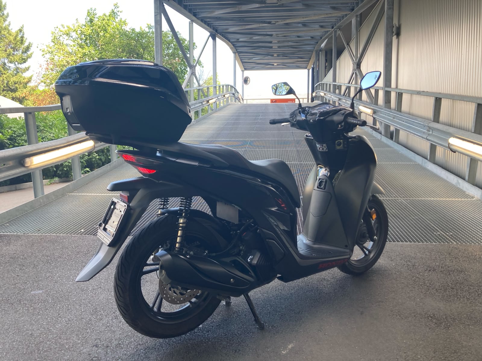 HONDA SH 125 Sporty-image-2