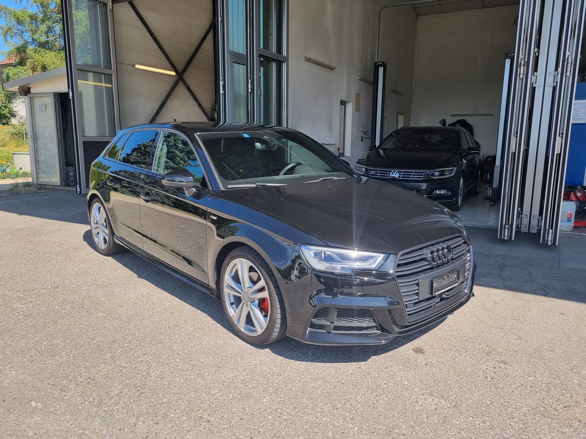 AUDI A3 Sportback 35 TFSI Sport S-tronic-showroom-element-1