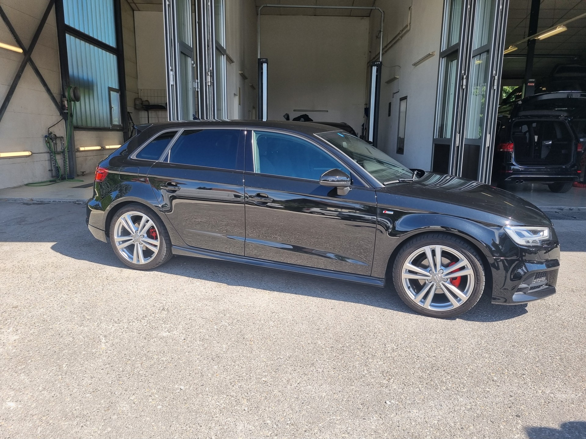 AUDI A3 Sportback 35 TFSI Sport S-tronic-showroom-element-2
