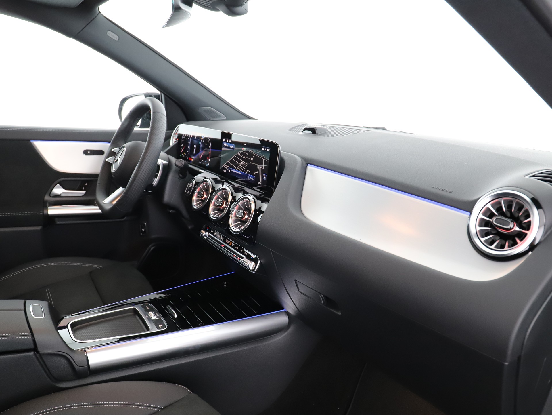 MERCEDES-BENZ GLA 200 Night Star 7G-D-image-11