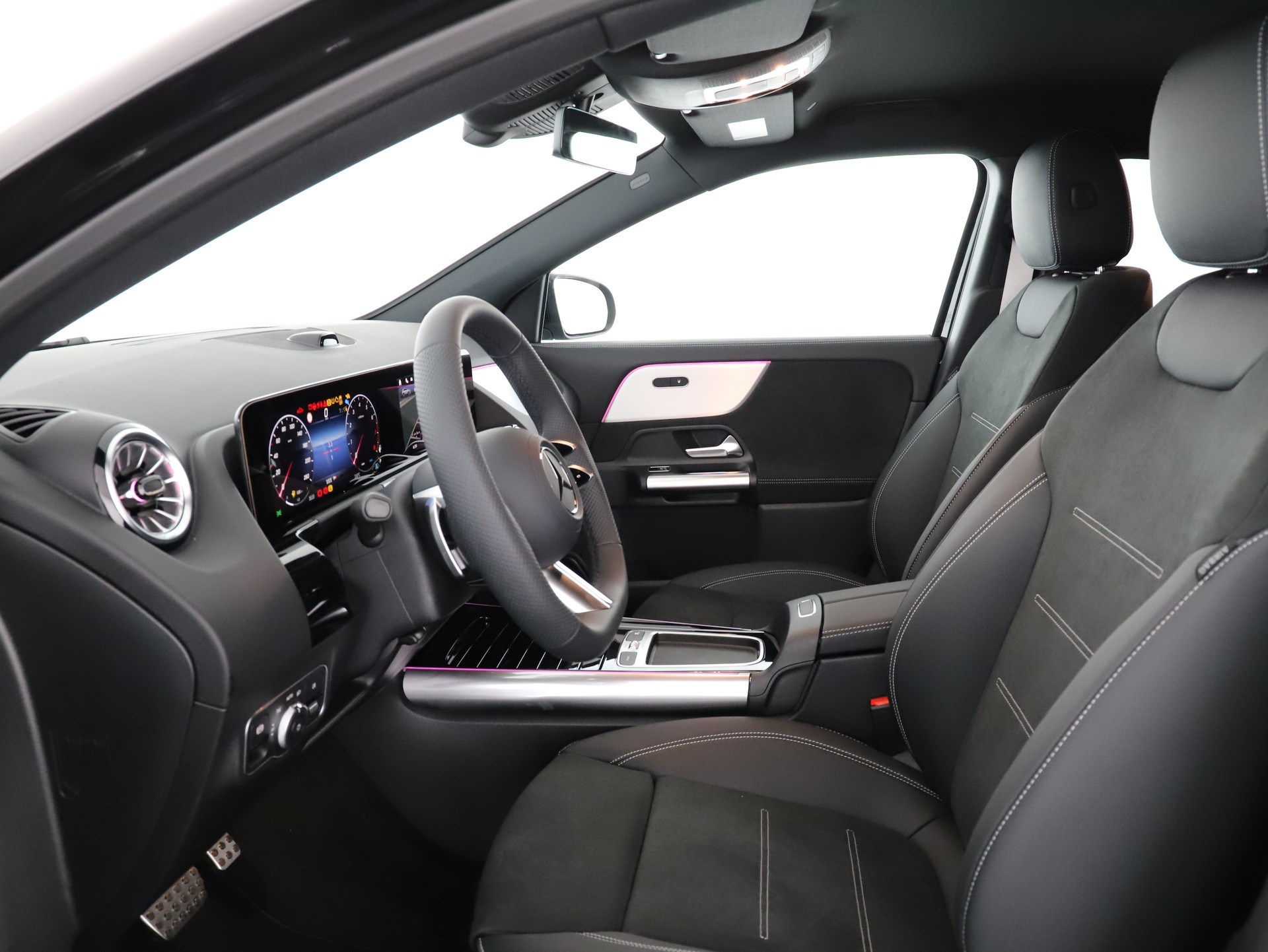 MERCEDES-BENZ GLA 200 Night Star 7G-D-image-9