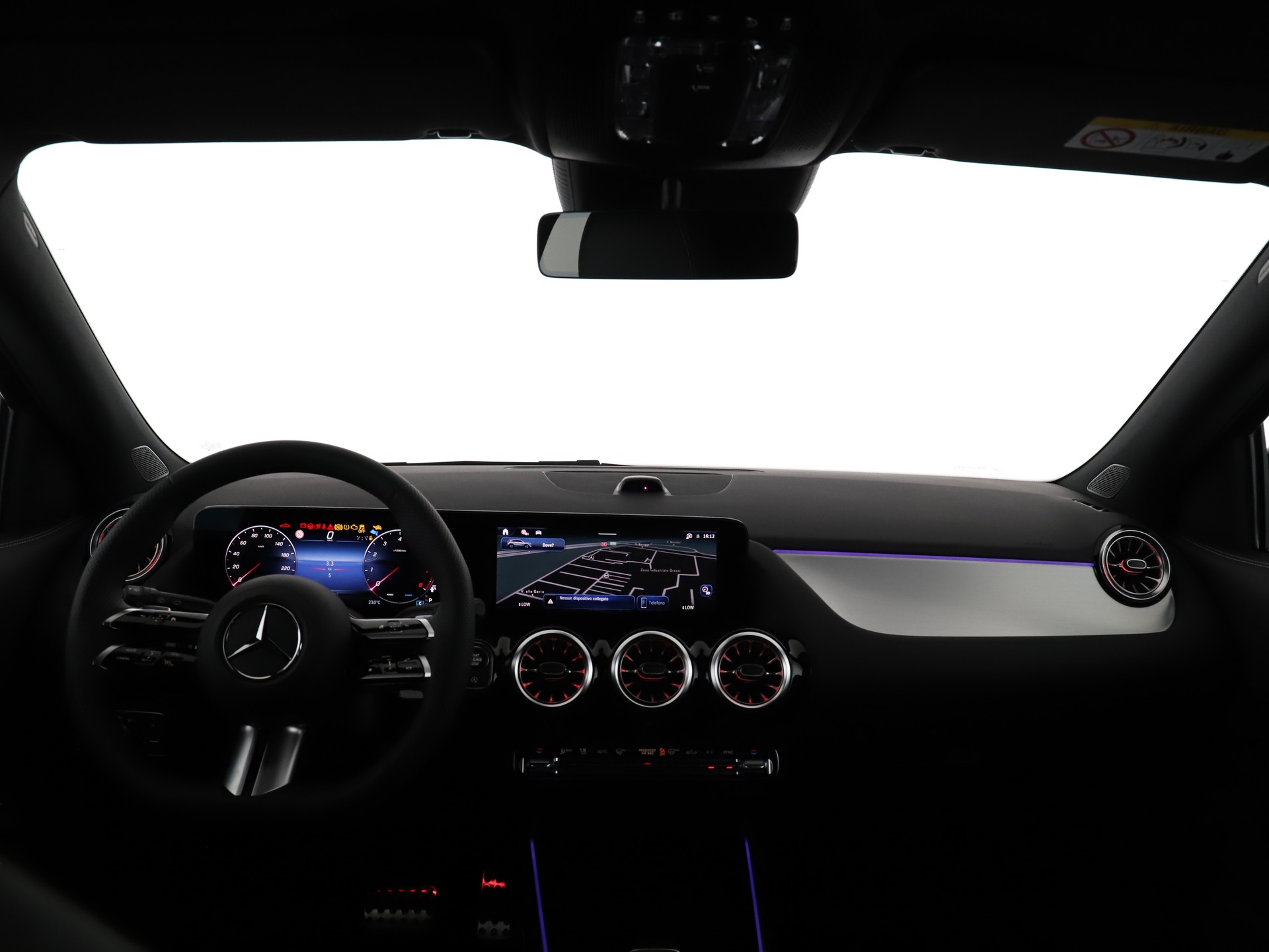 MERCEDES-BENZ GLA 200 Night Star 7G-D-image-12