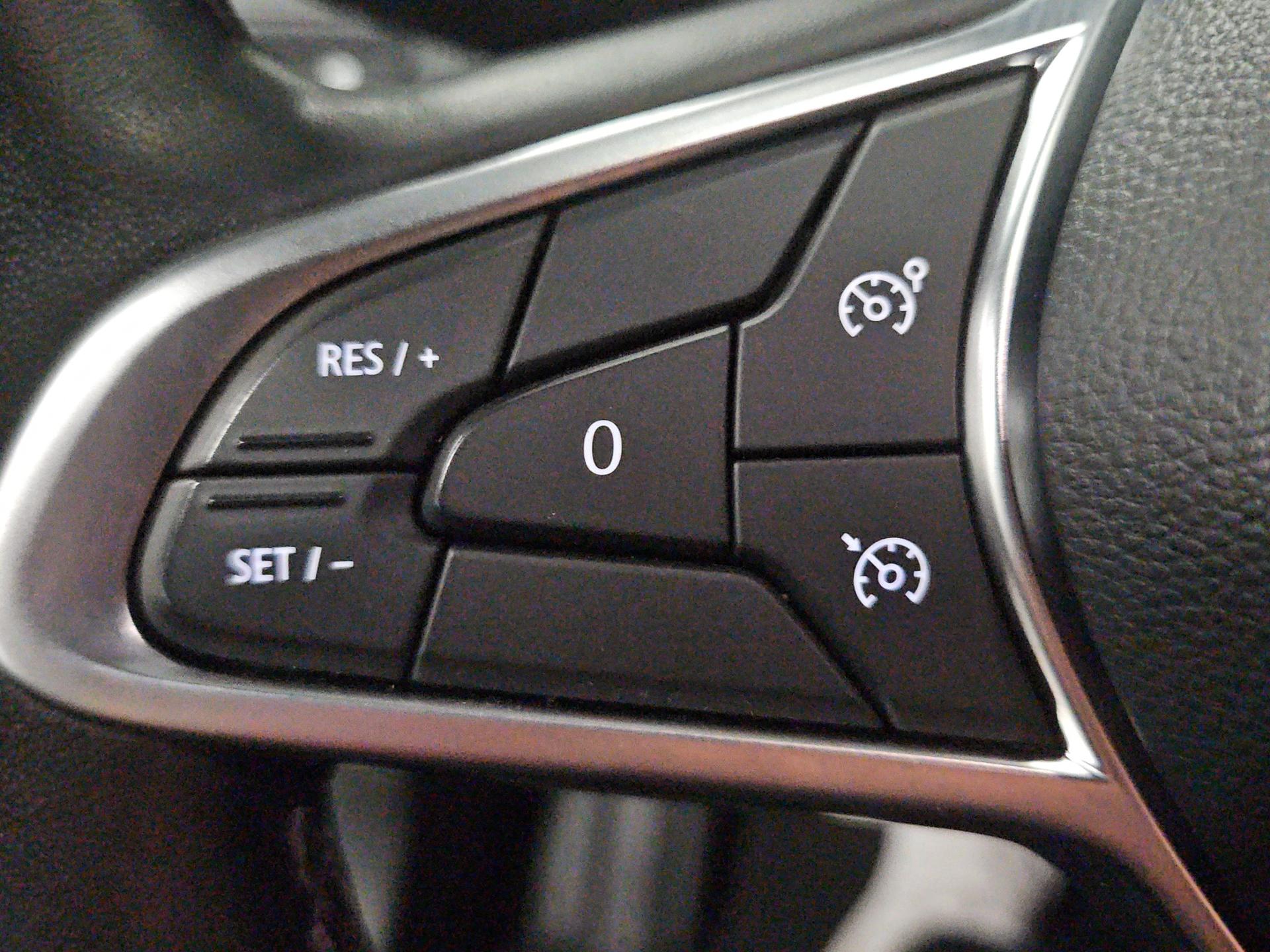 RENAULT Clio 1.6 E-Tech Intens-image-21