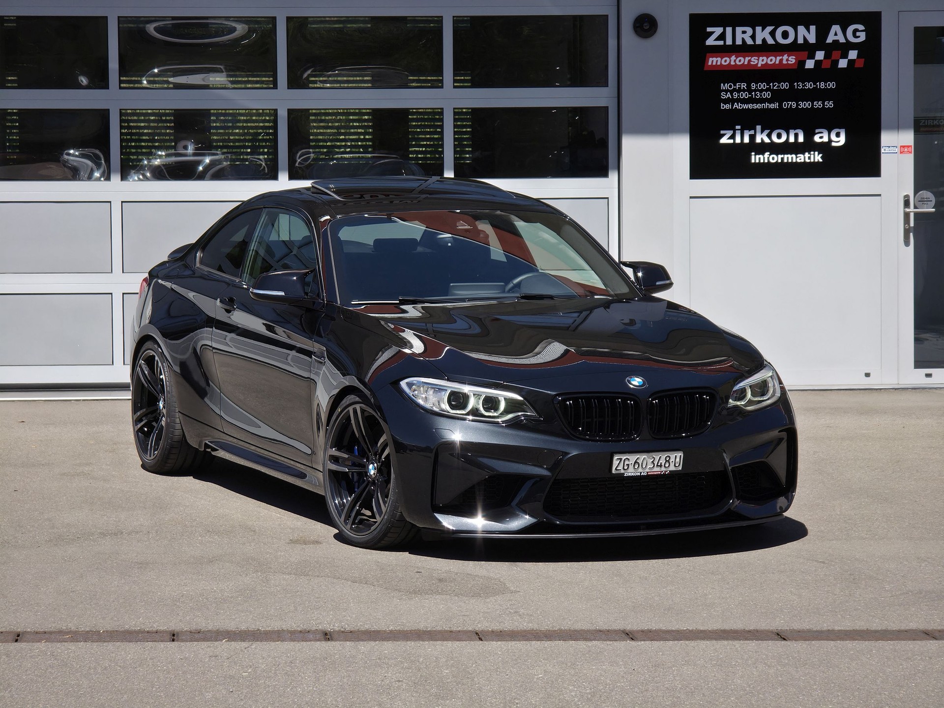 BMW M2 Drivelogic-showroom-element-1