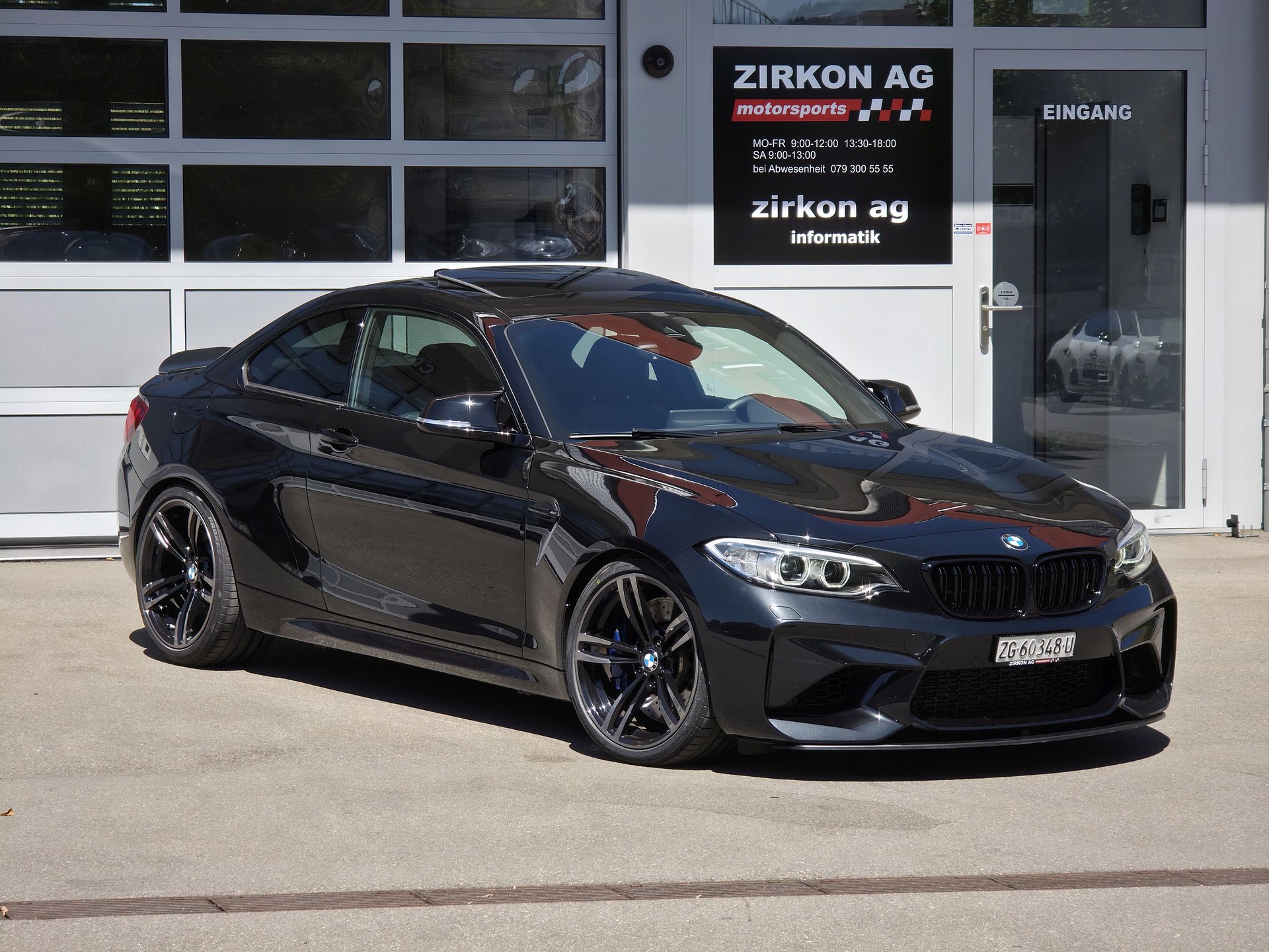 BMW M2 Drivelogic-showroom-element-2