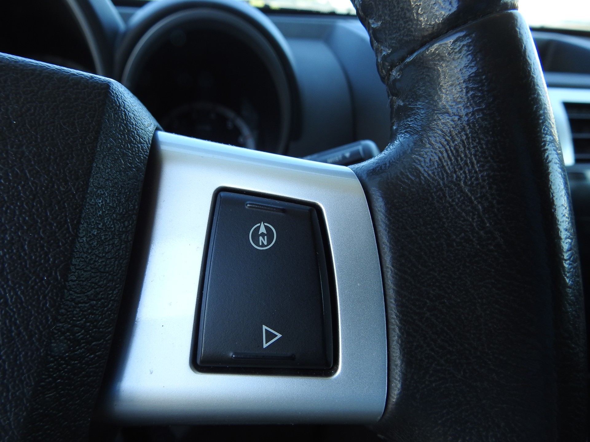 DODGE NITRO SXT 4.0-image-23