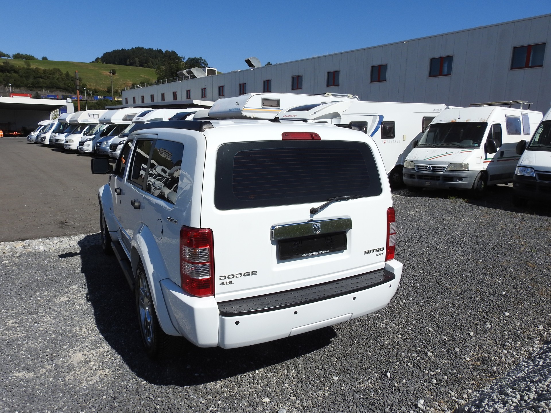 DODGE NITRO SXT 4.0-showroom-element-3
