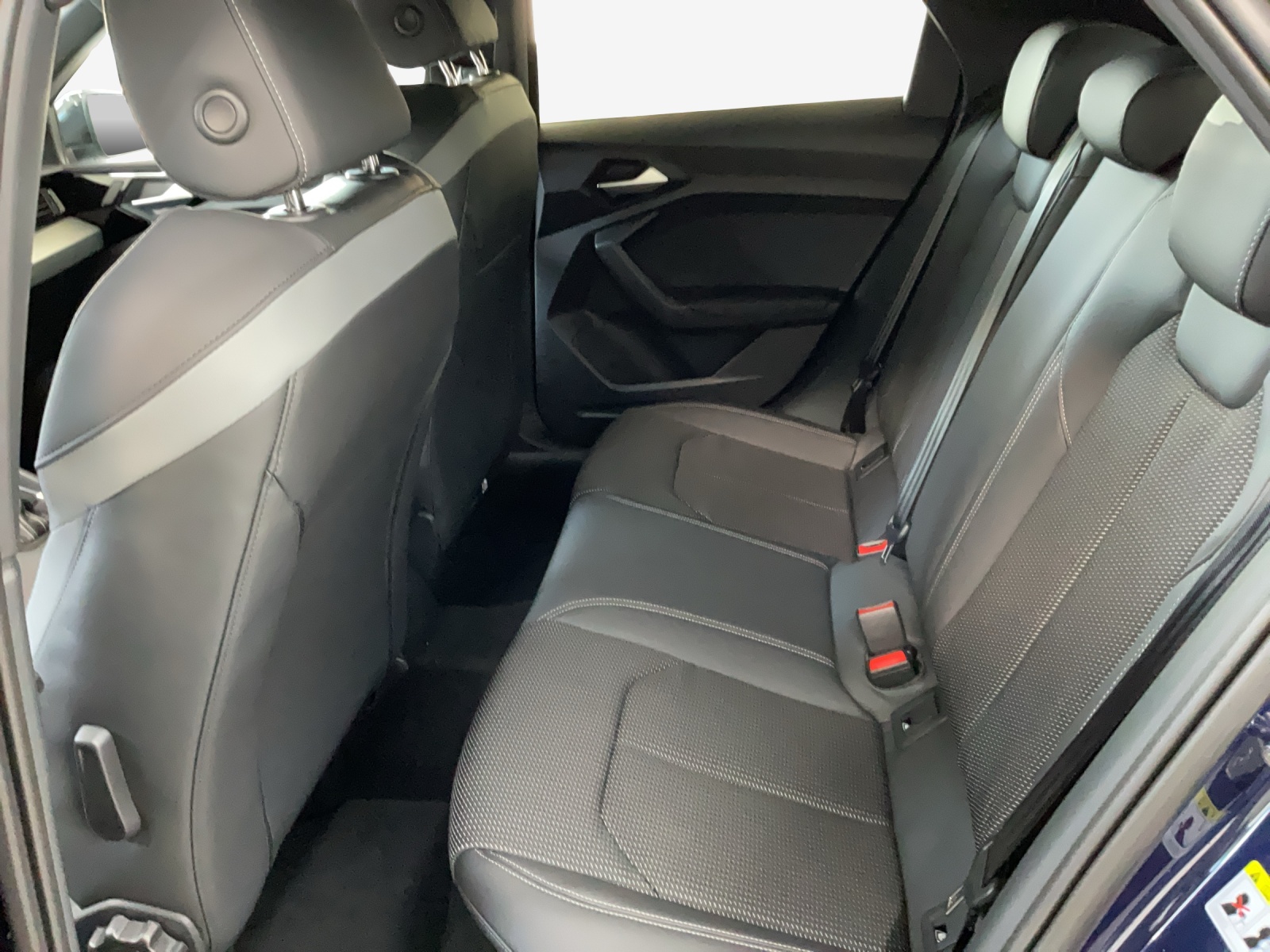 AUDI A1 Sportback 40 TFSI S Line S-tronic-image-9