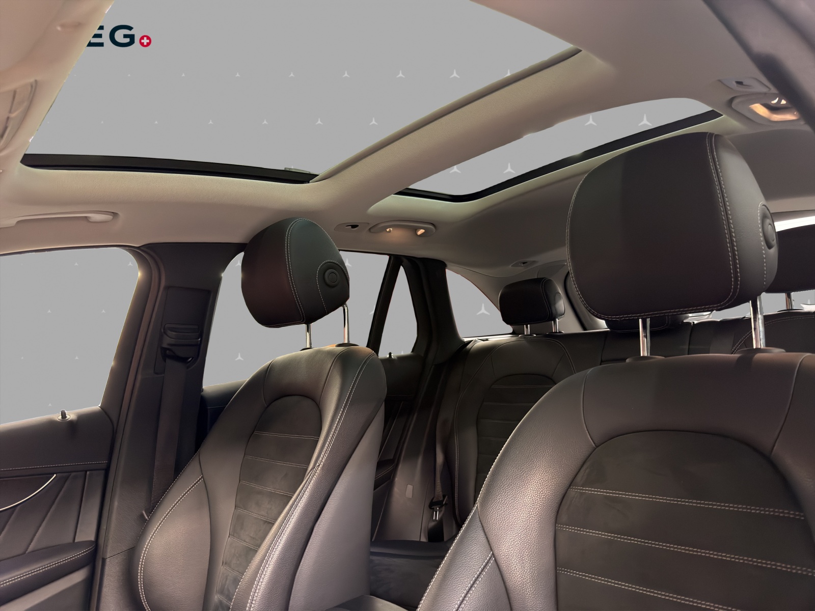 MERCEDES-BENZ GLC 220 d 4M - AMG / DISTRONIC / 360 Grad Kamera / Head-Up Display-image-8