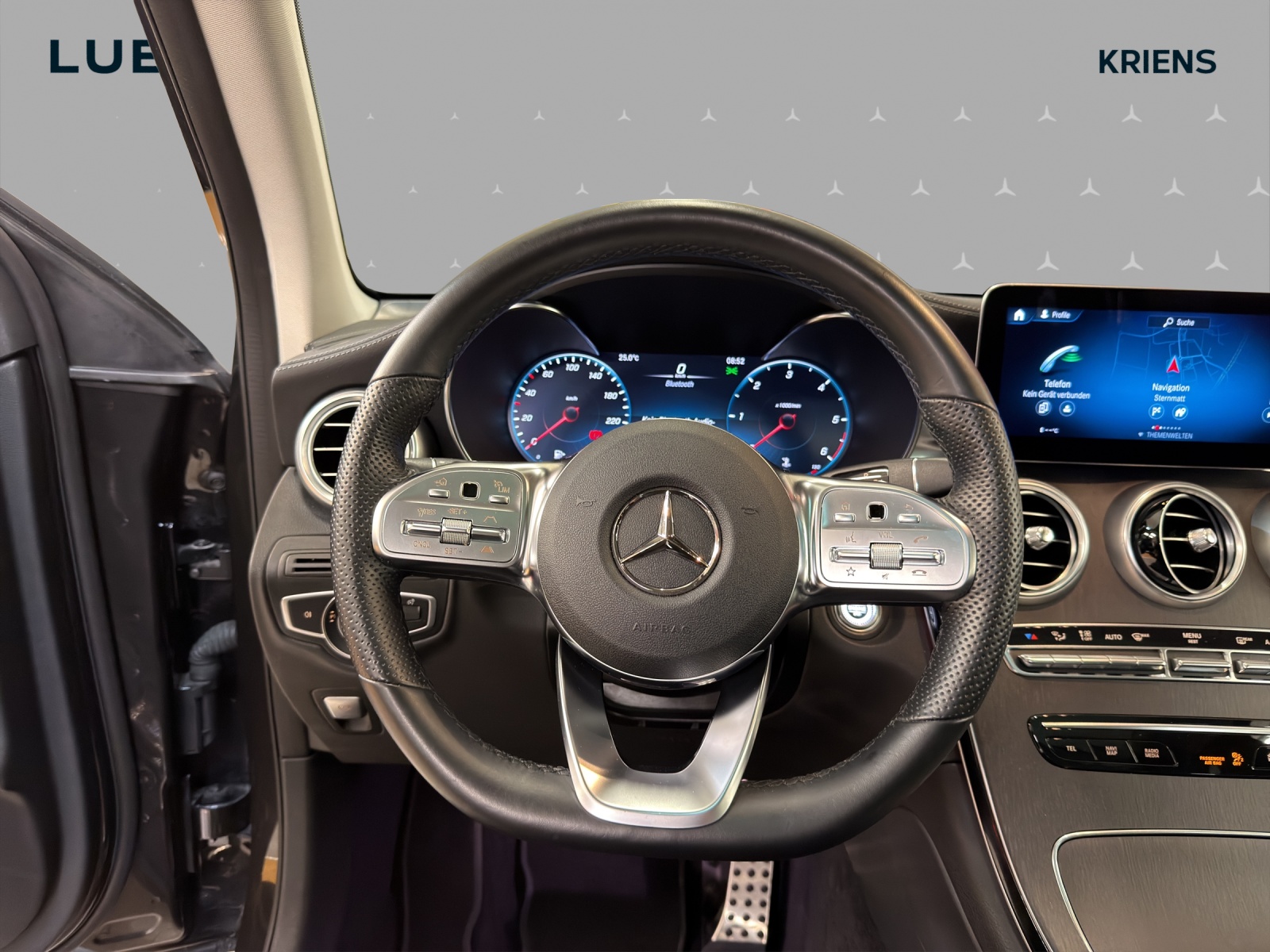 MERCEDES-BENZ GLC 220 d 4M - AMG / DISTRONIC / 360 Grad Kamera / Head-Up Display-image-9