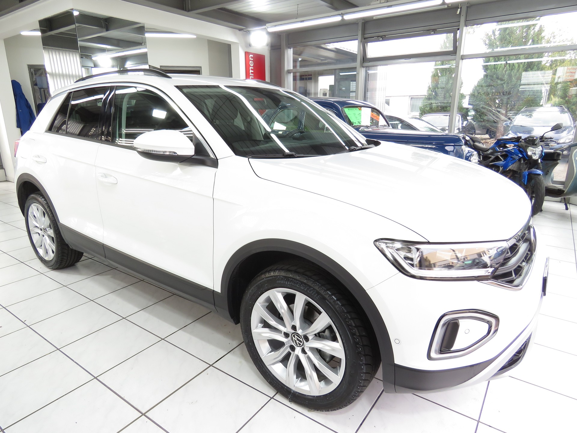 VW T-Roc 1.5 TSI EVO Life DSG (Automat)-showroom-element-2