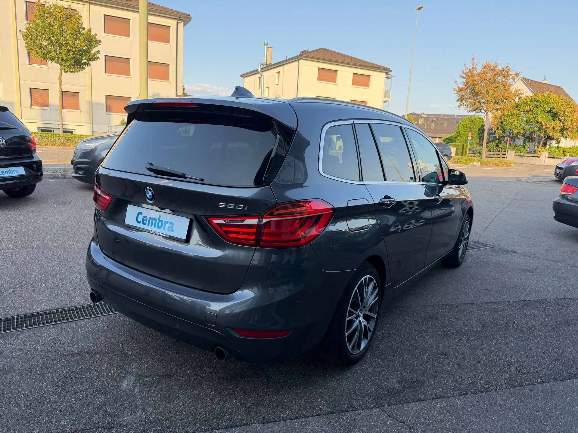 BMW 220i Gran Tourer Steptronic-image-6