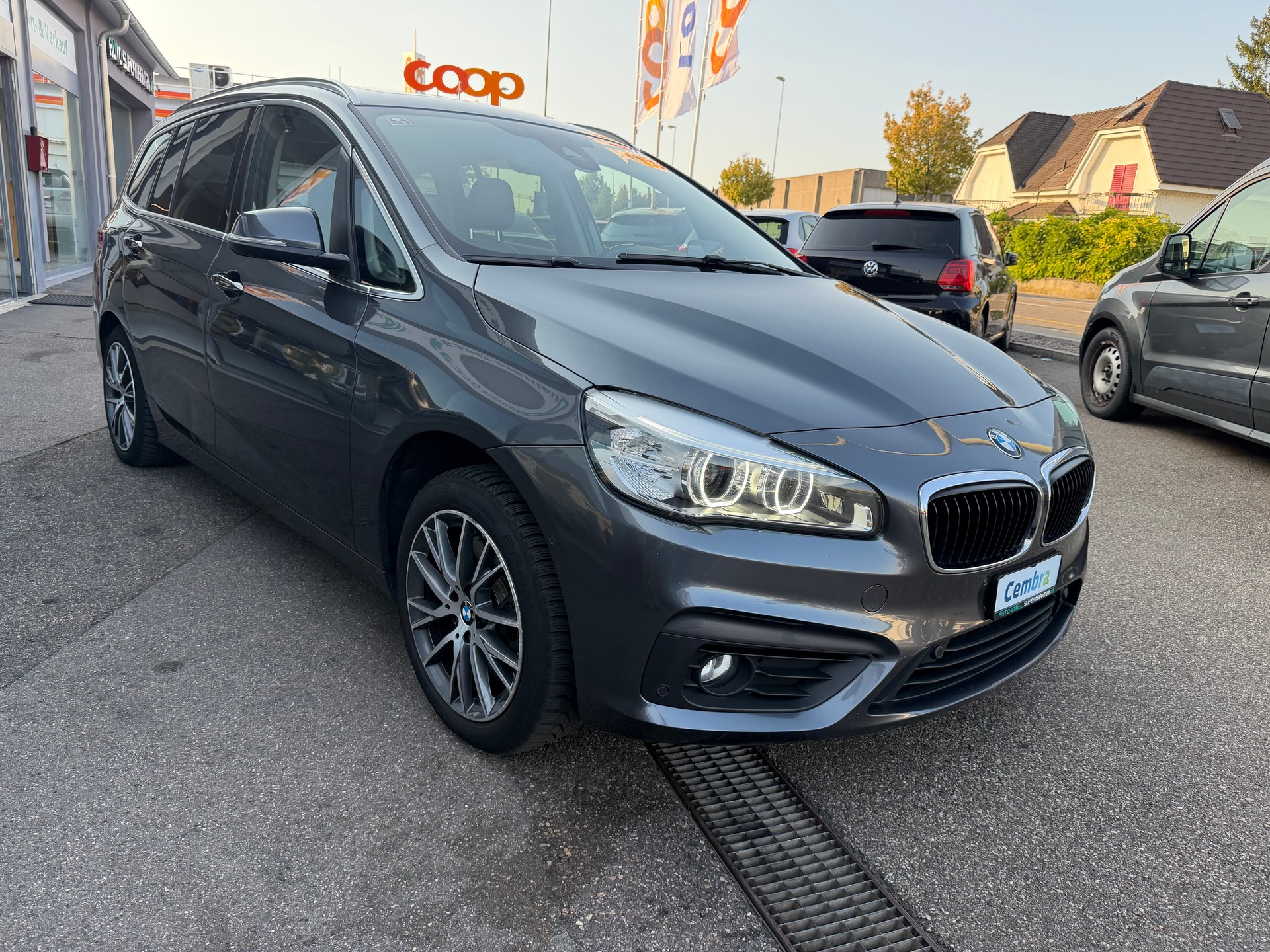BMW 220i Gran Tourer Steptronic-image-8