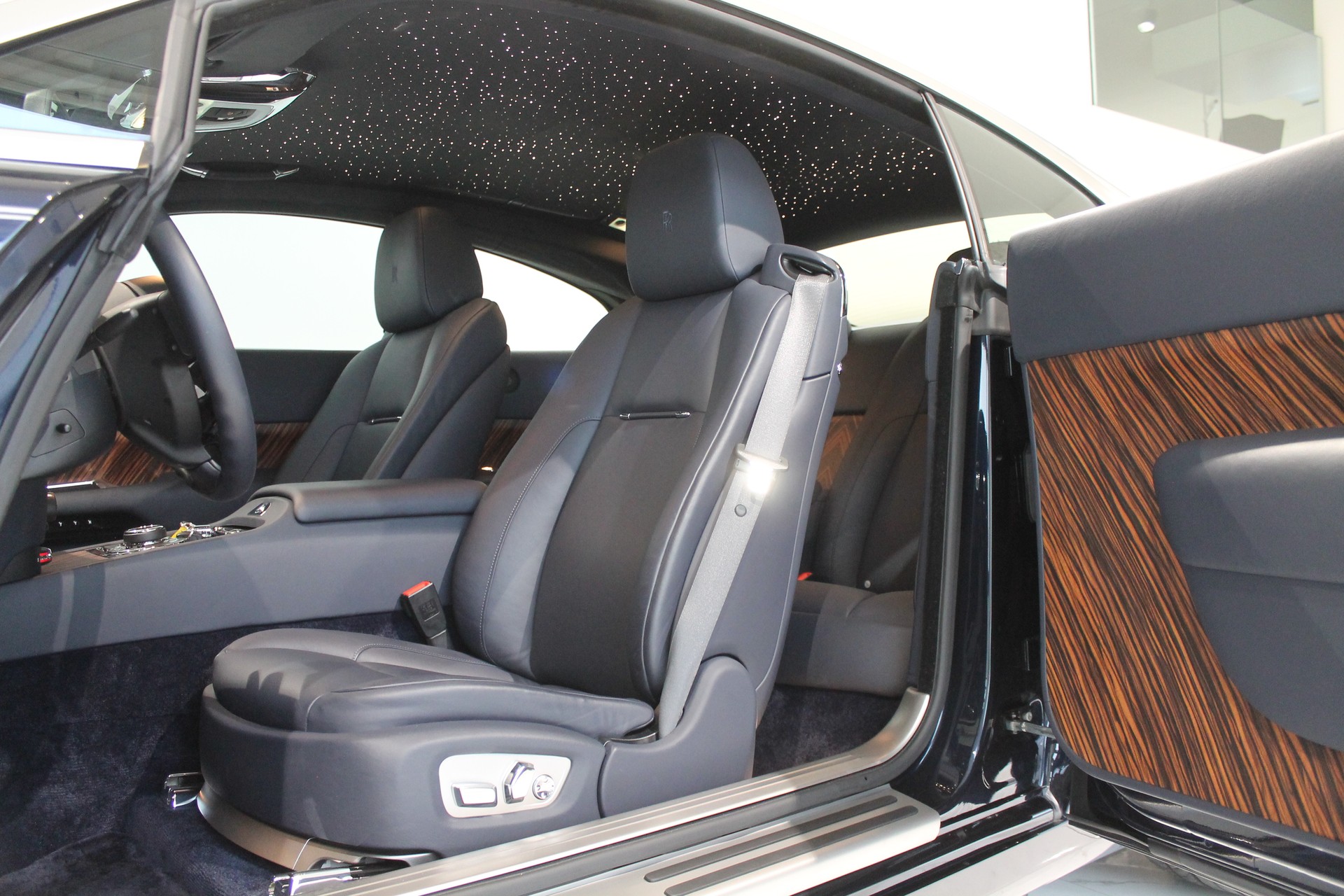 ROLLS-ROYCE Wraith 6.6 V12-image-4