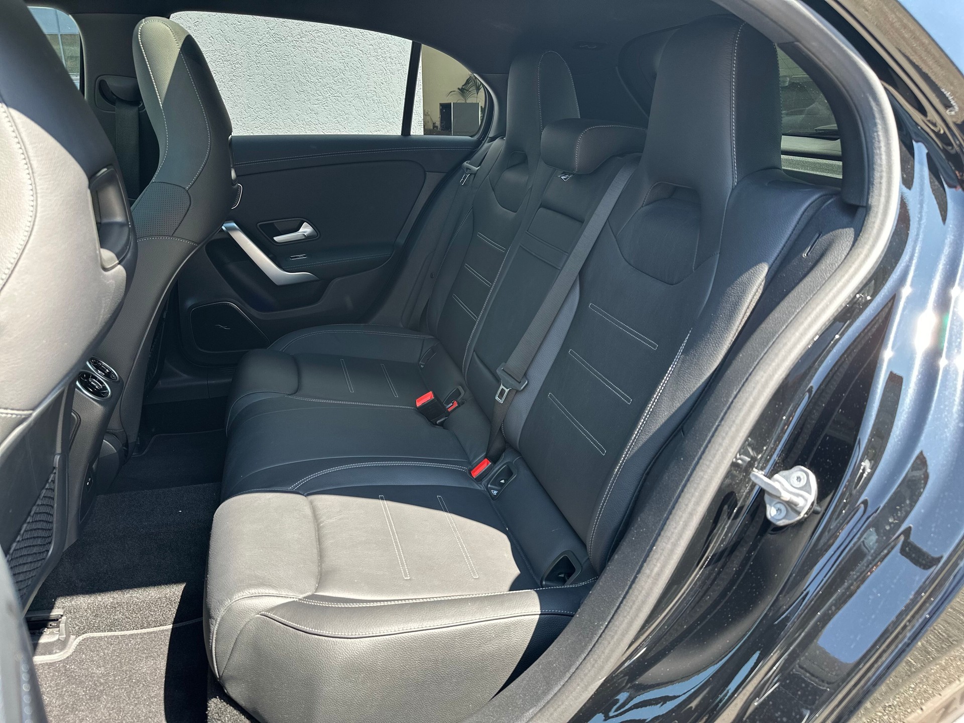MERCEDES-BENZ A 35 AMG 4Matic Speedshift-image-8
