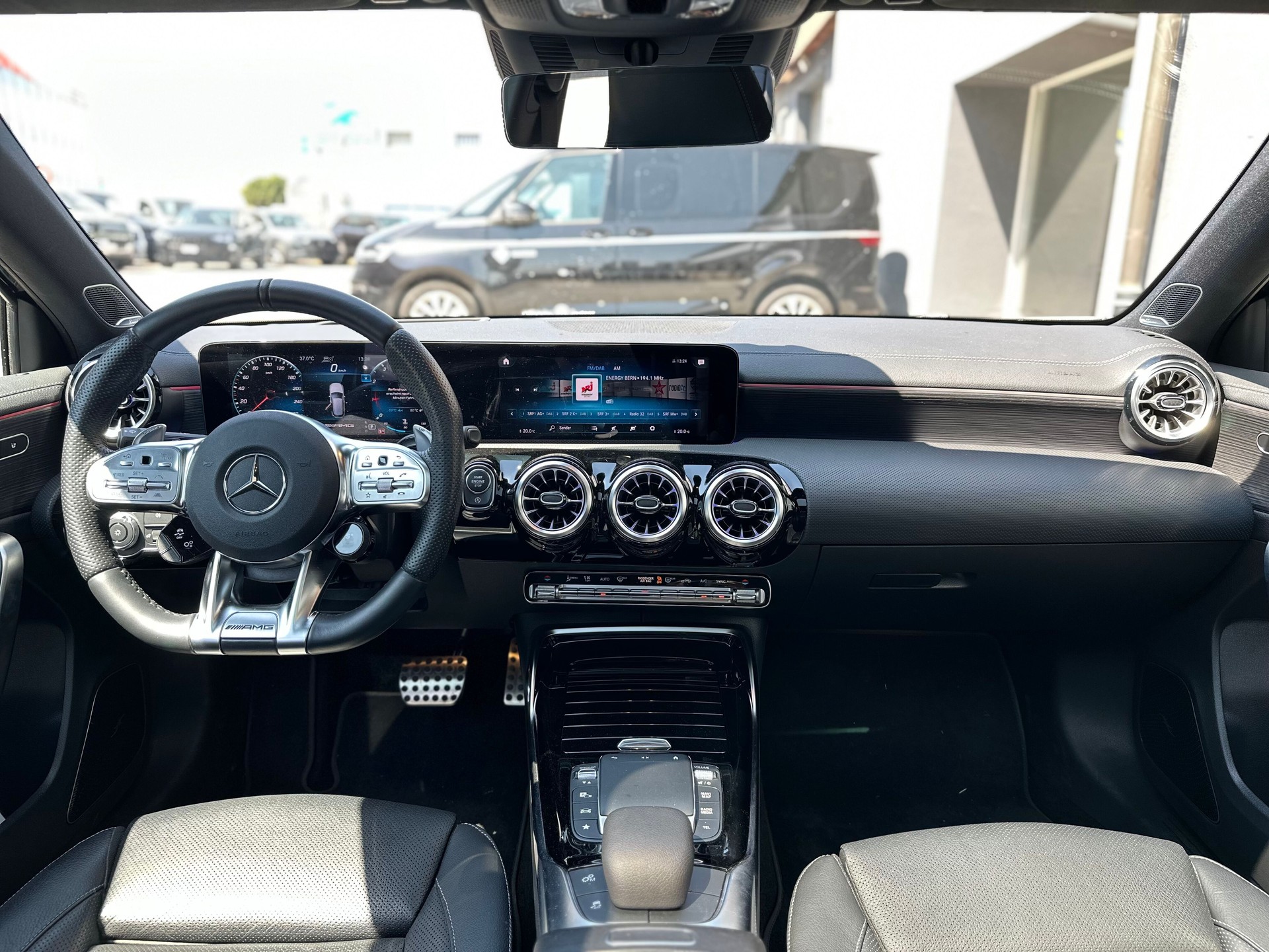 MERCEDES-BENZ A 35 AMG 4Matic Speedshift-image-6