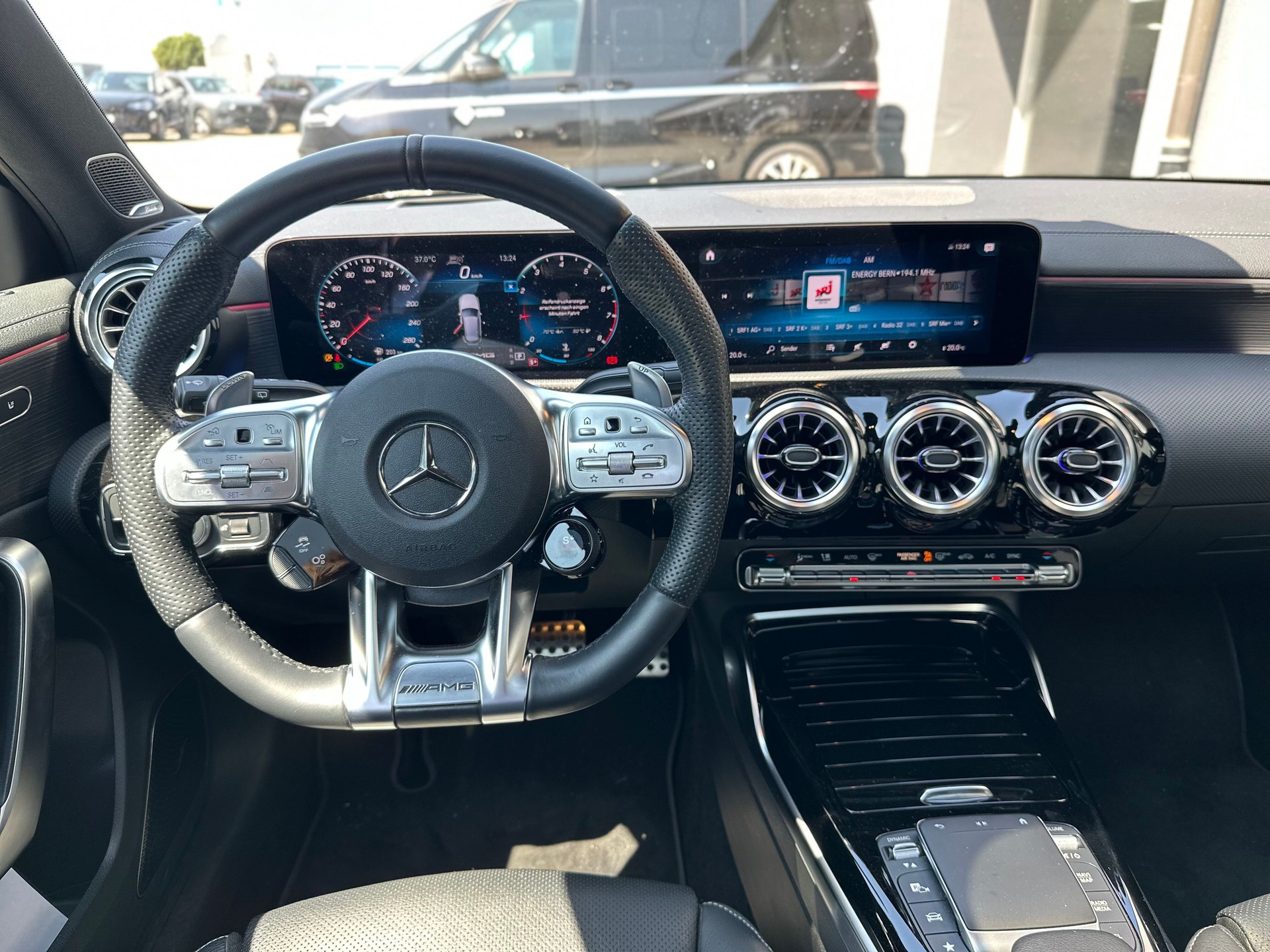 MERCEDES-BENZ A 35 AMG 4Matic Speedshift-image-7