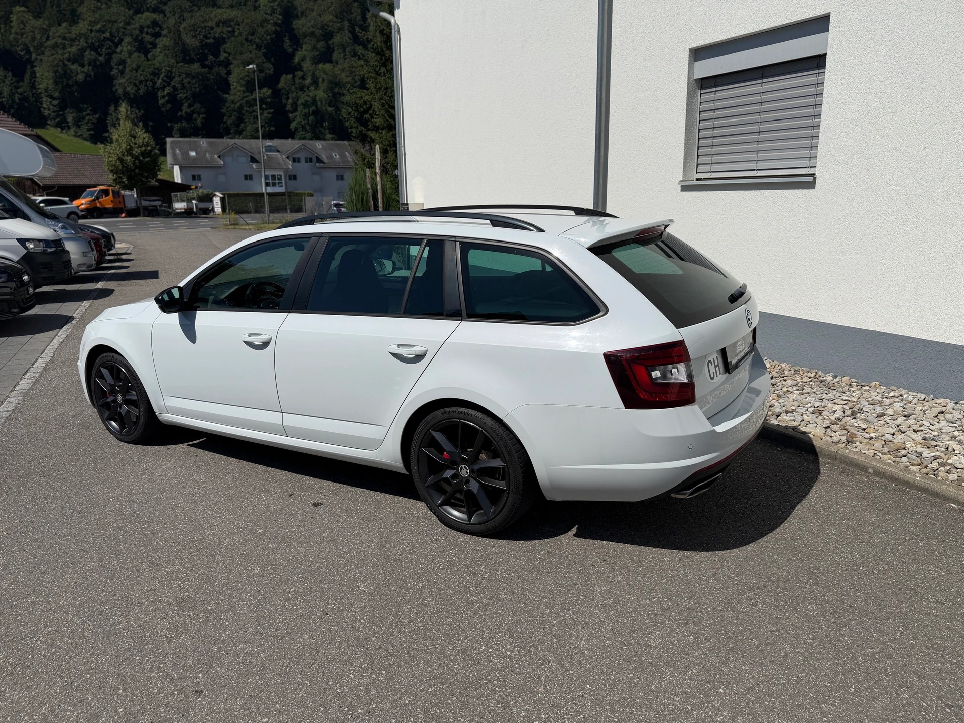SKODA Octavia Combi 2.0 TSI RS-image-13