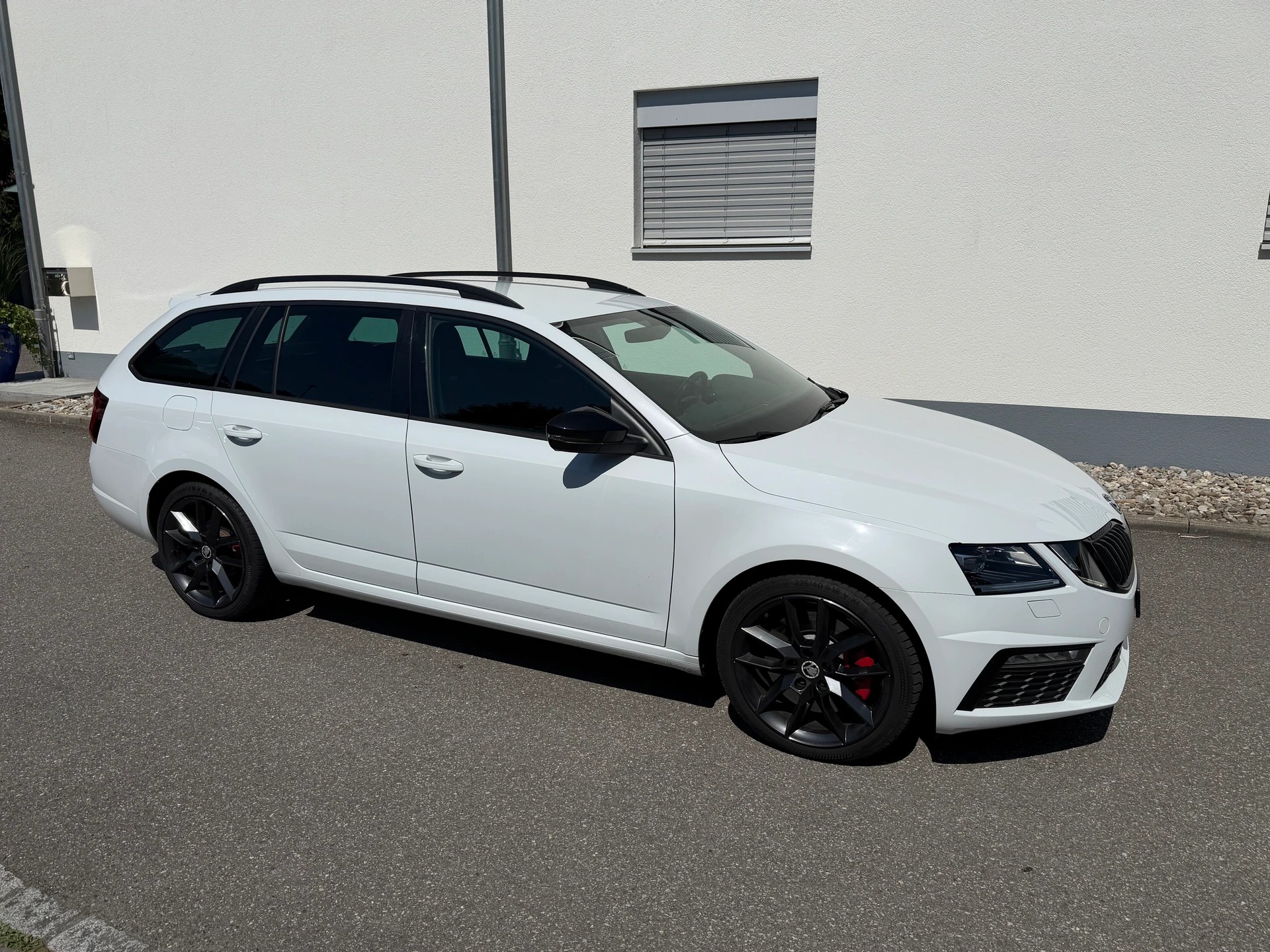 SKODA Octavia Combi 2.0 TSI RS-showroom-element-3