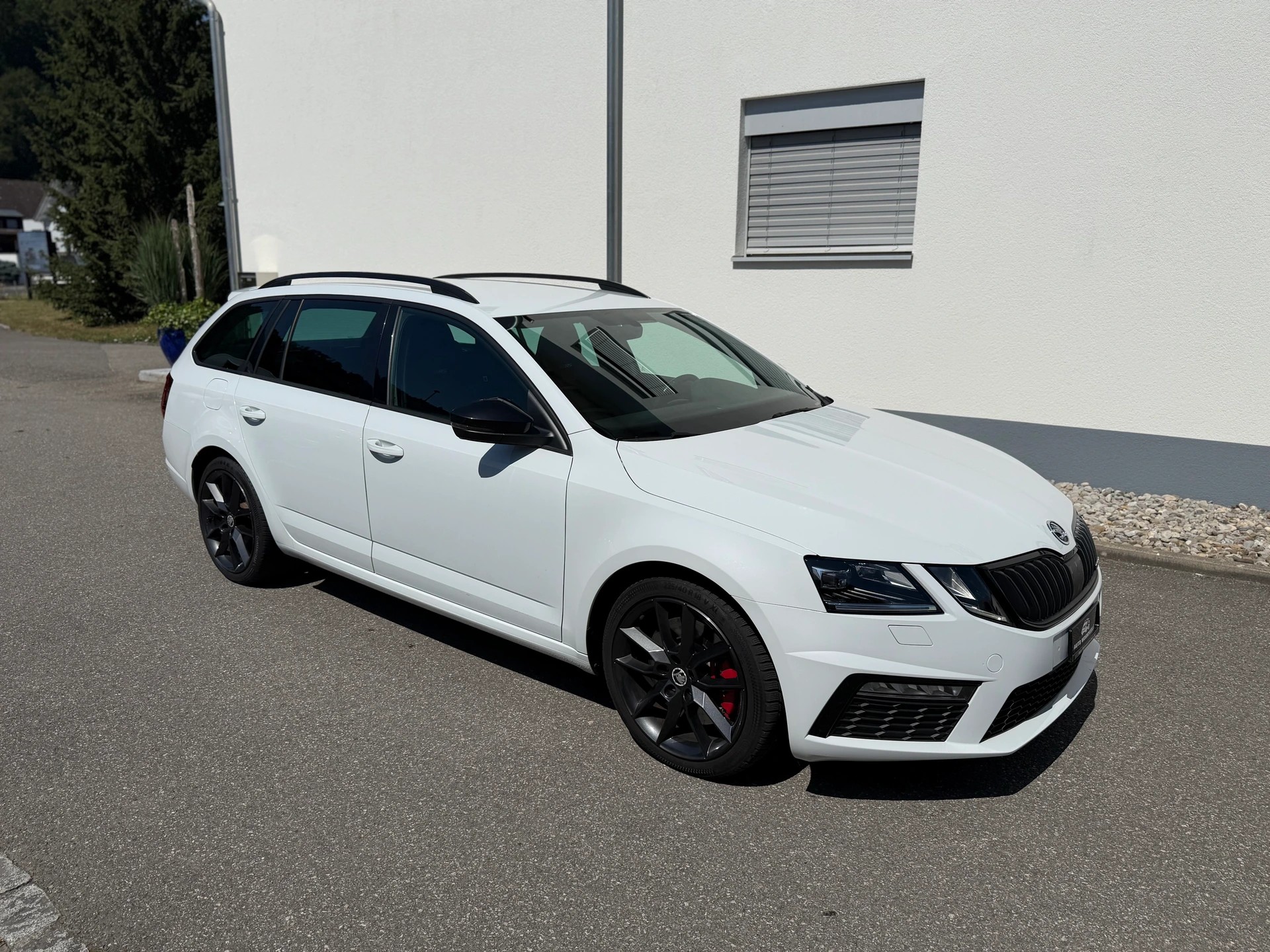 SKODA Octavia Combi 2.0 TSI RS-showroom-element-2