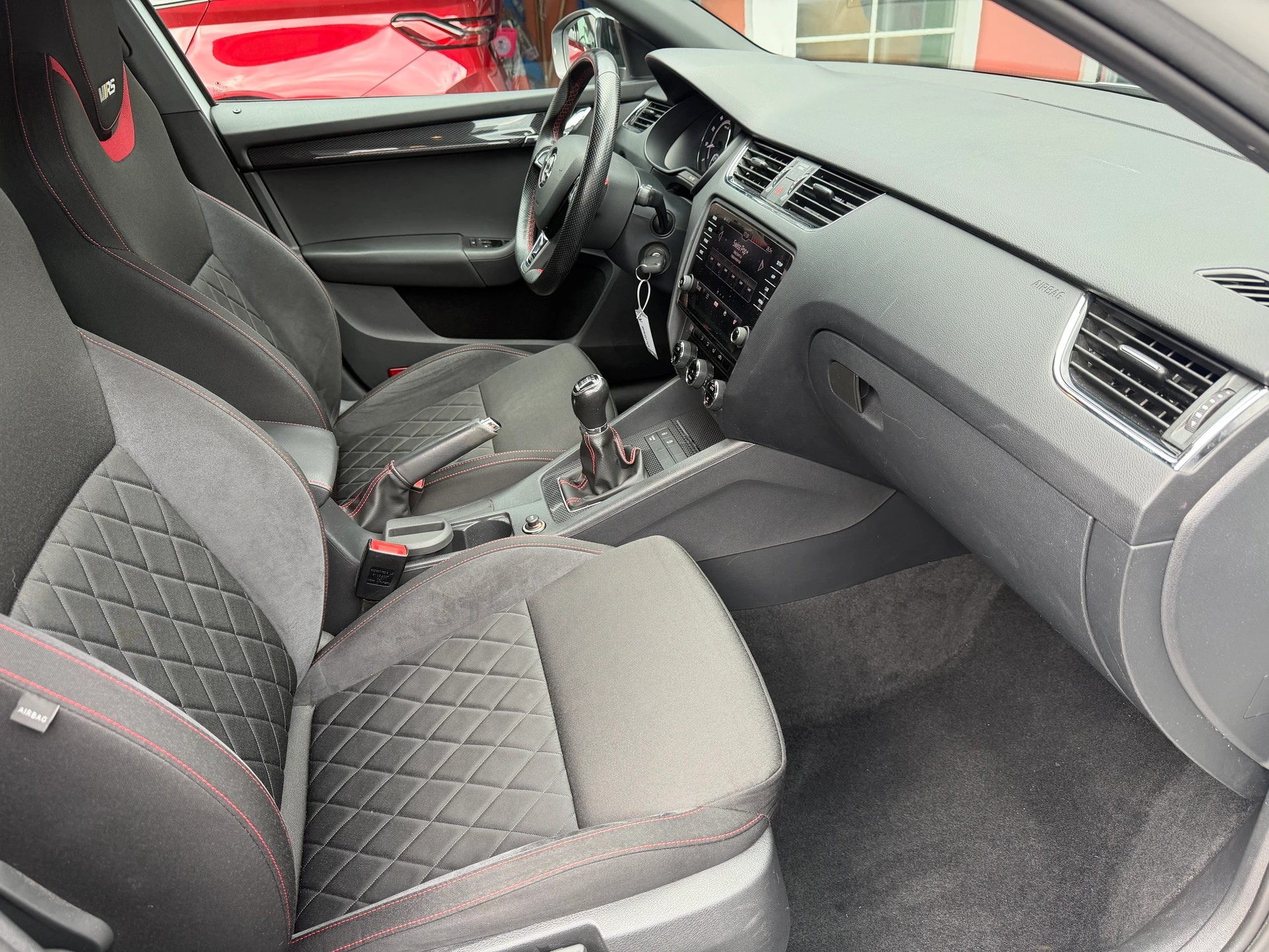 SKODA Octavia Combi 2.0 TSI RS-image-16