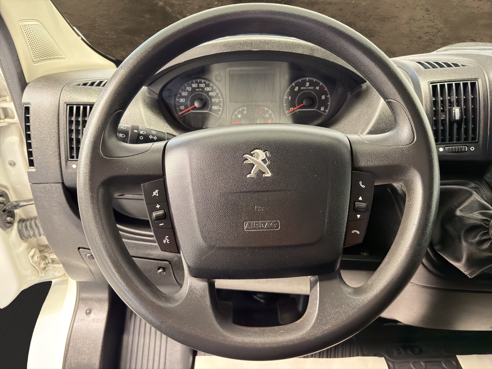 PEUGEOT Boxer 2.0 HDI 335 Active L2H2 *3-Sitzer*-image-7