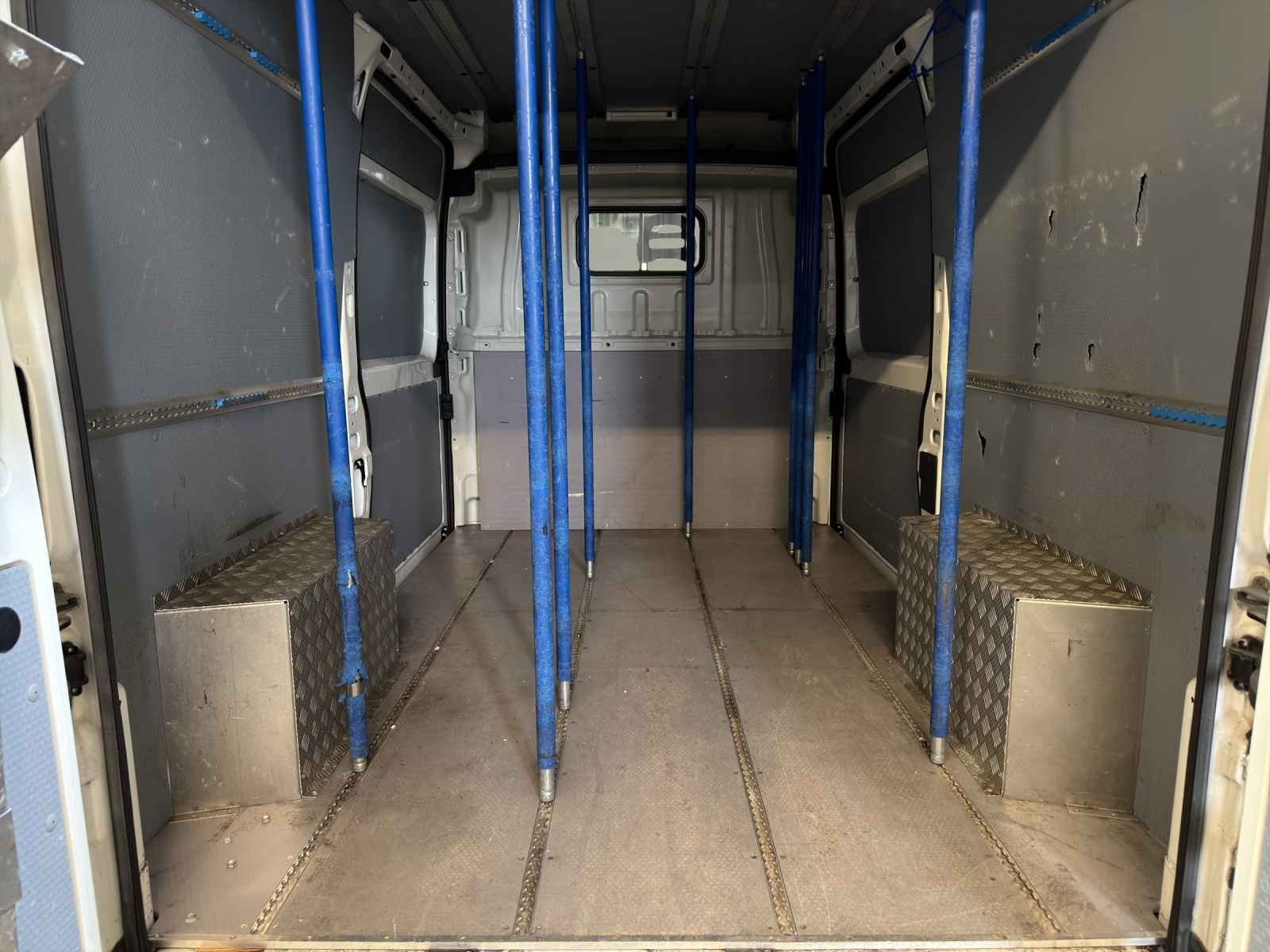PEUGEOT Boxer 2.0 HDI 335 Active L2H2 *3-Sitzer*-image-12