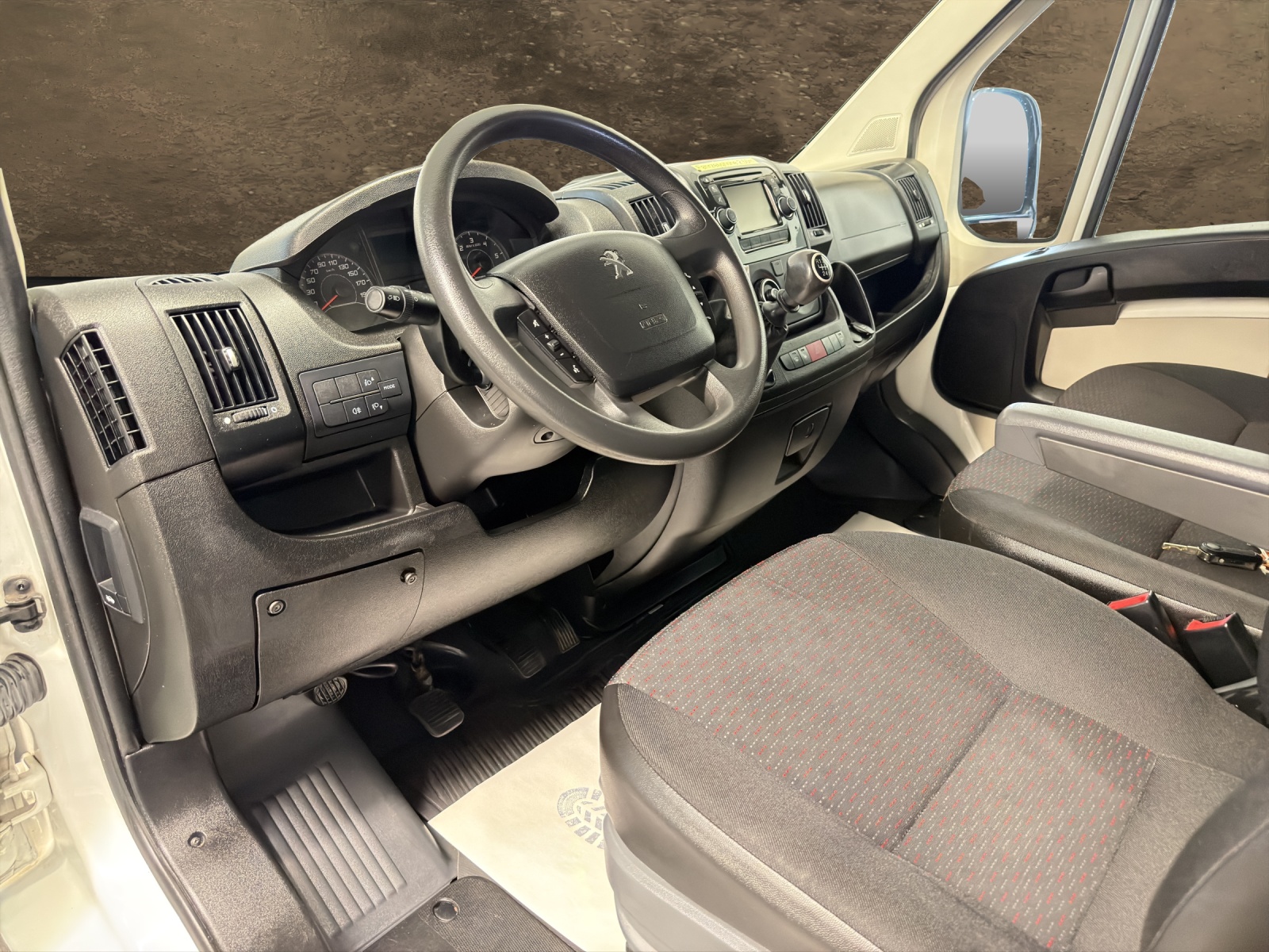 PEUGEOT Boxer 2.0 HDI 335 Active L2H2 *3-Sitzer*-image-6