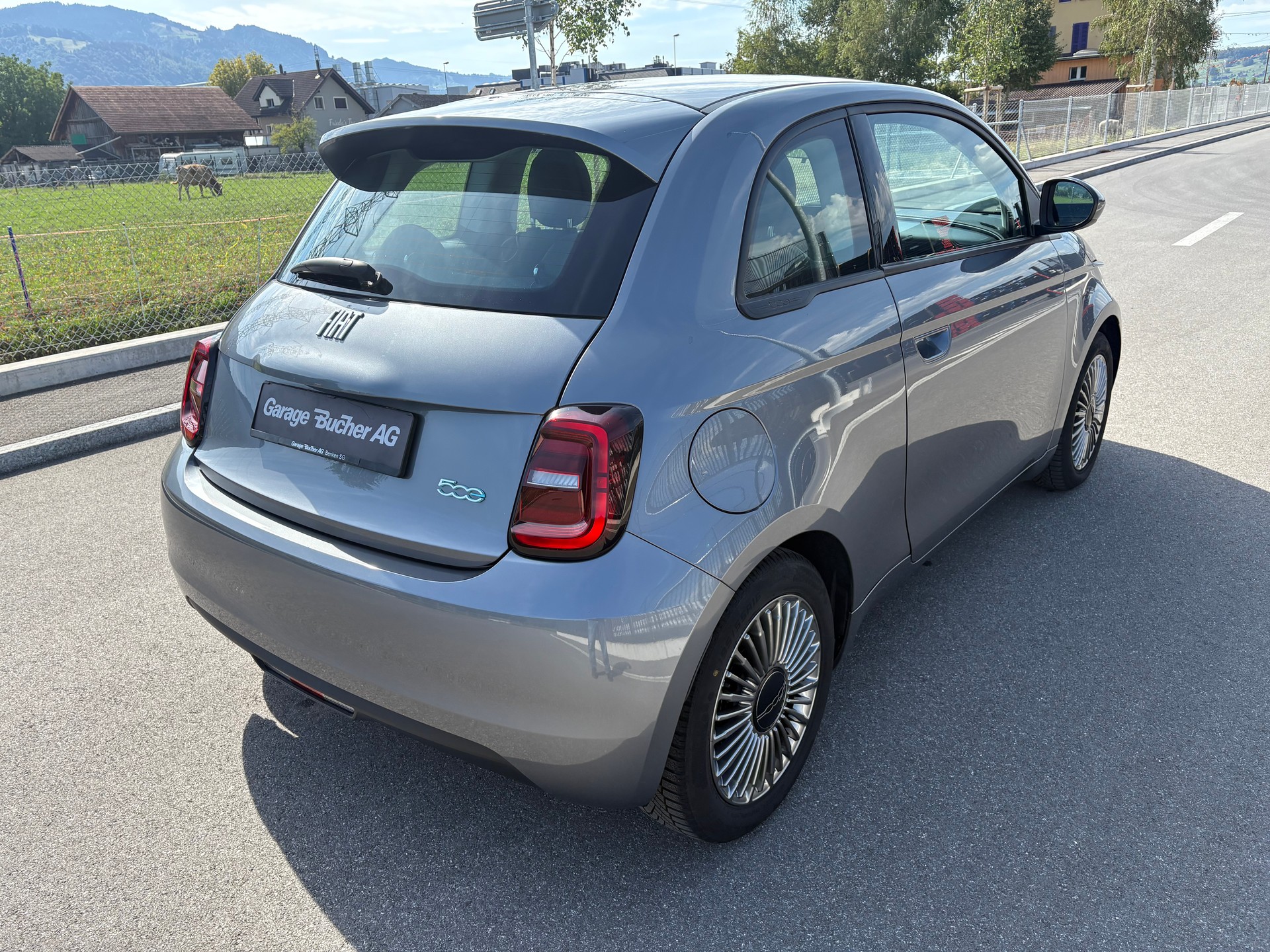 FIAT 500 electric 87 kW Icon-showroom-element-2