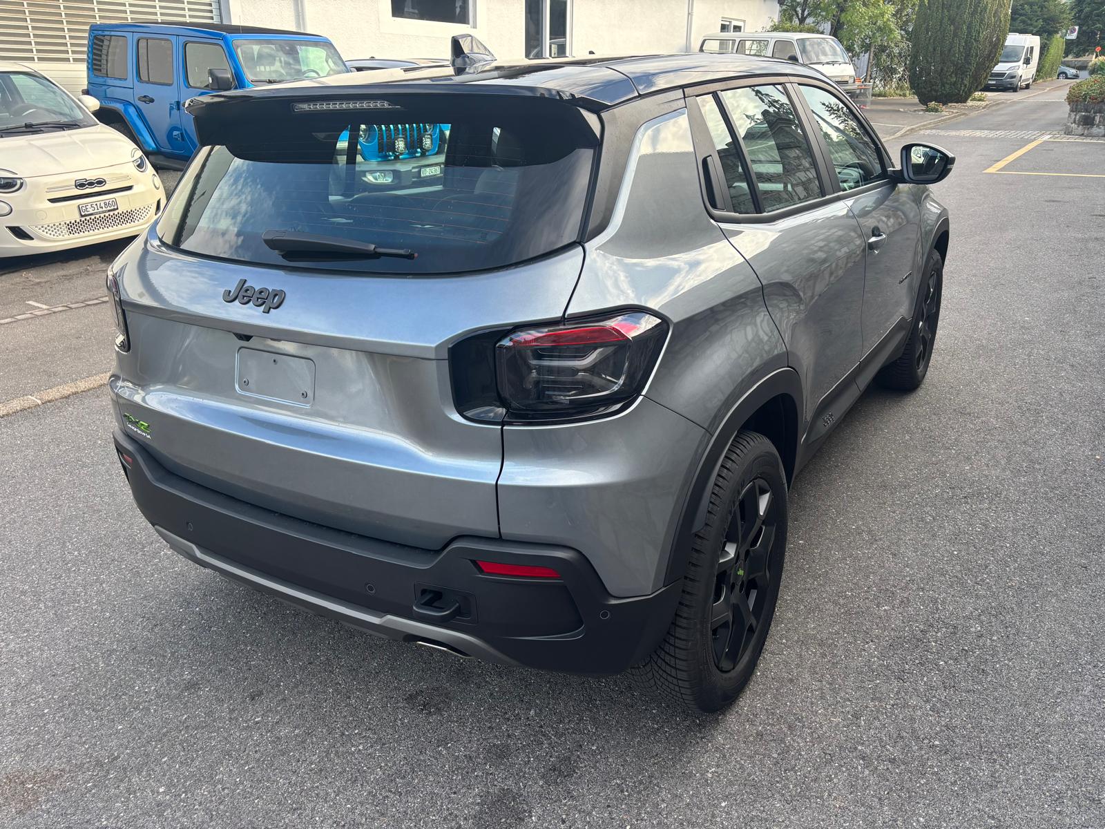 JEEP Avenger 1.2 Turbo MHEV Upland Sky 4xe-image-4
