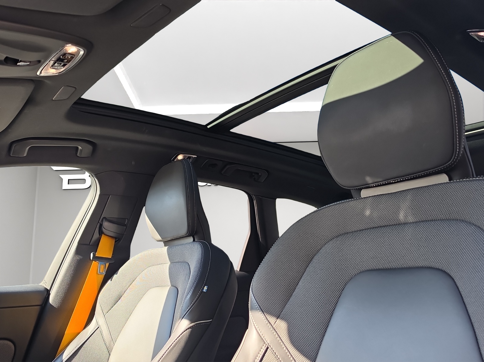 VOLVO XC60 2.0 T8 TE Polestar eAWD-image-15