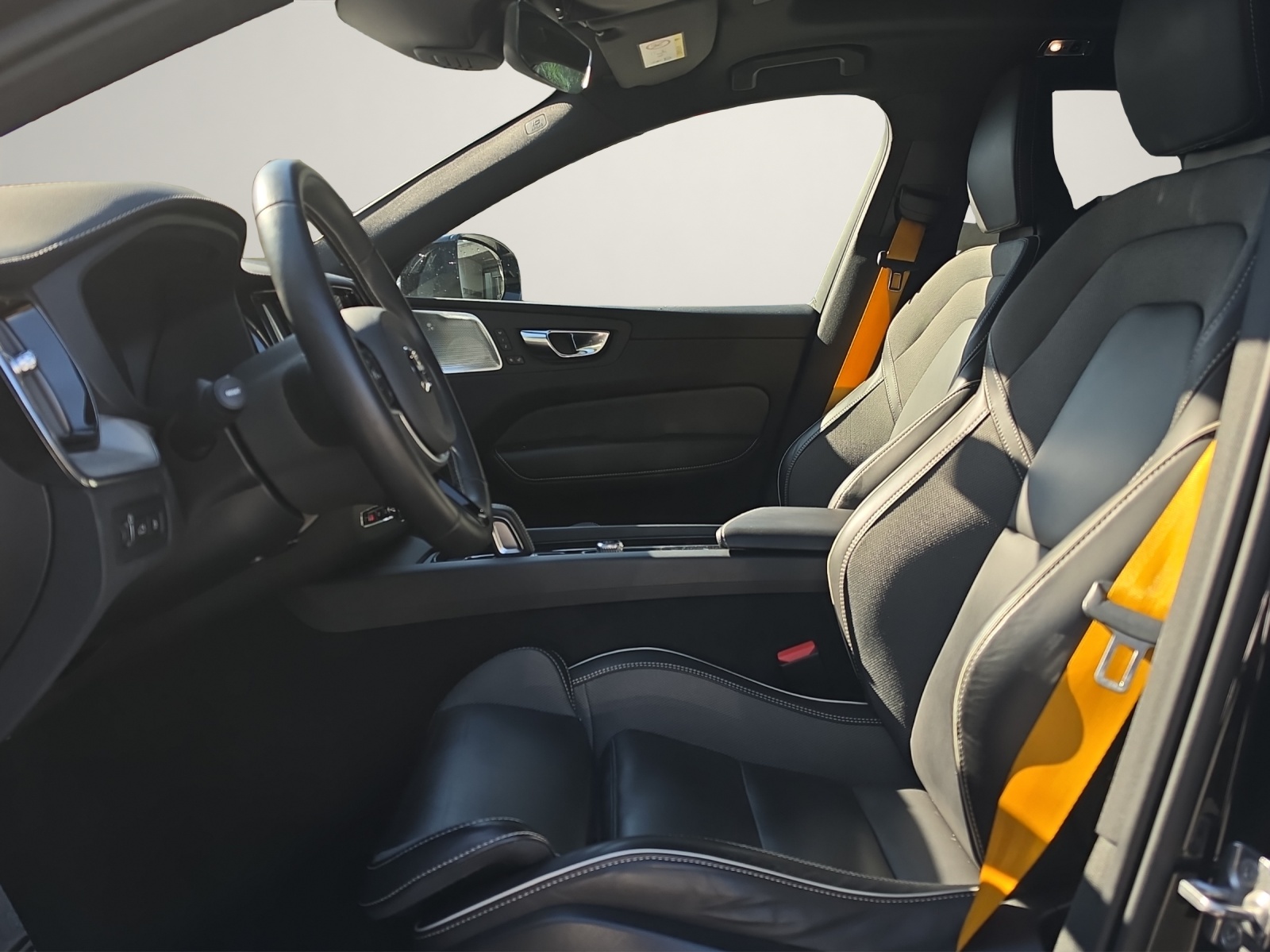 VOLVO XC60 2.0 T8 TE Polestar eAWD-showroom-element-2
