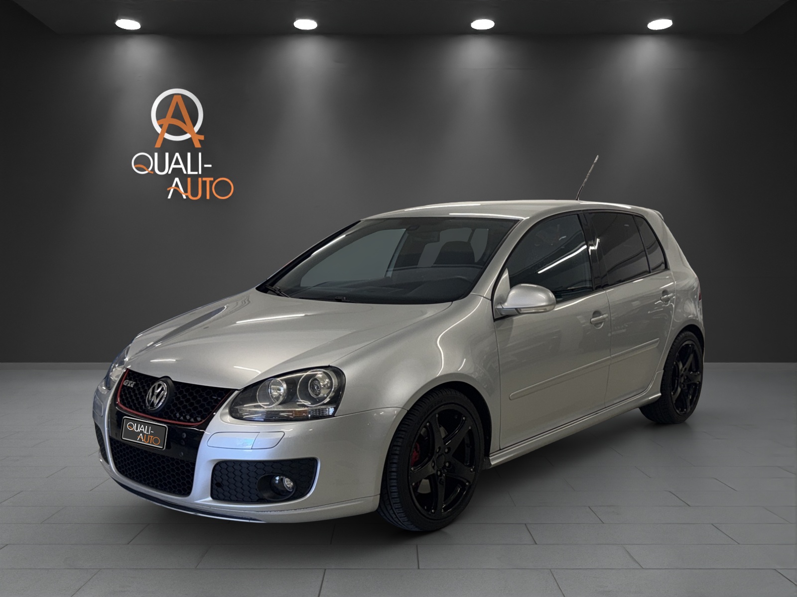 VW Golf 2.0 TFSI GTI-showroom-element-2