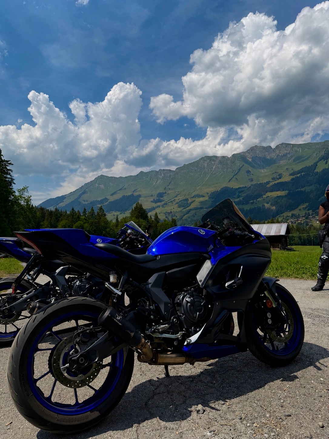 YAMAHA R7-image-2
