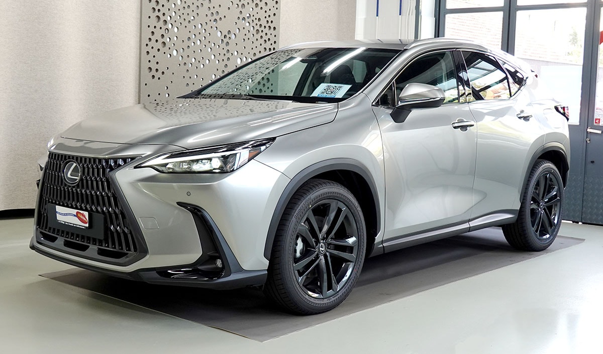 LEXUS NX 450h+ E-FOUR Comfort, 20" Alufelgen