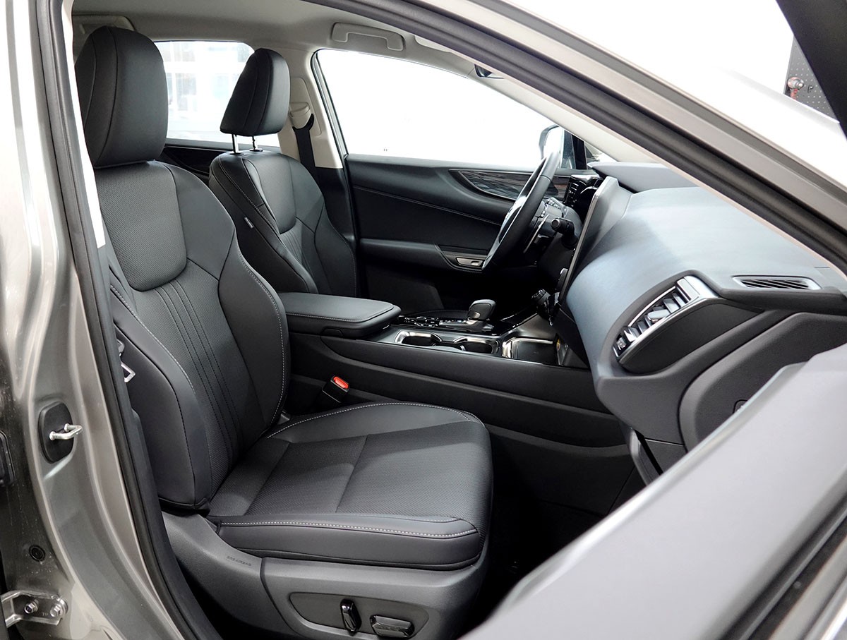 LEXUS NX 450h+ E-FOUR Comfort, 20" Alufelgen-showroom-element-3