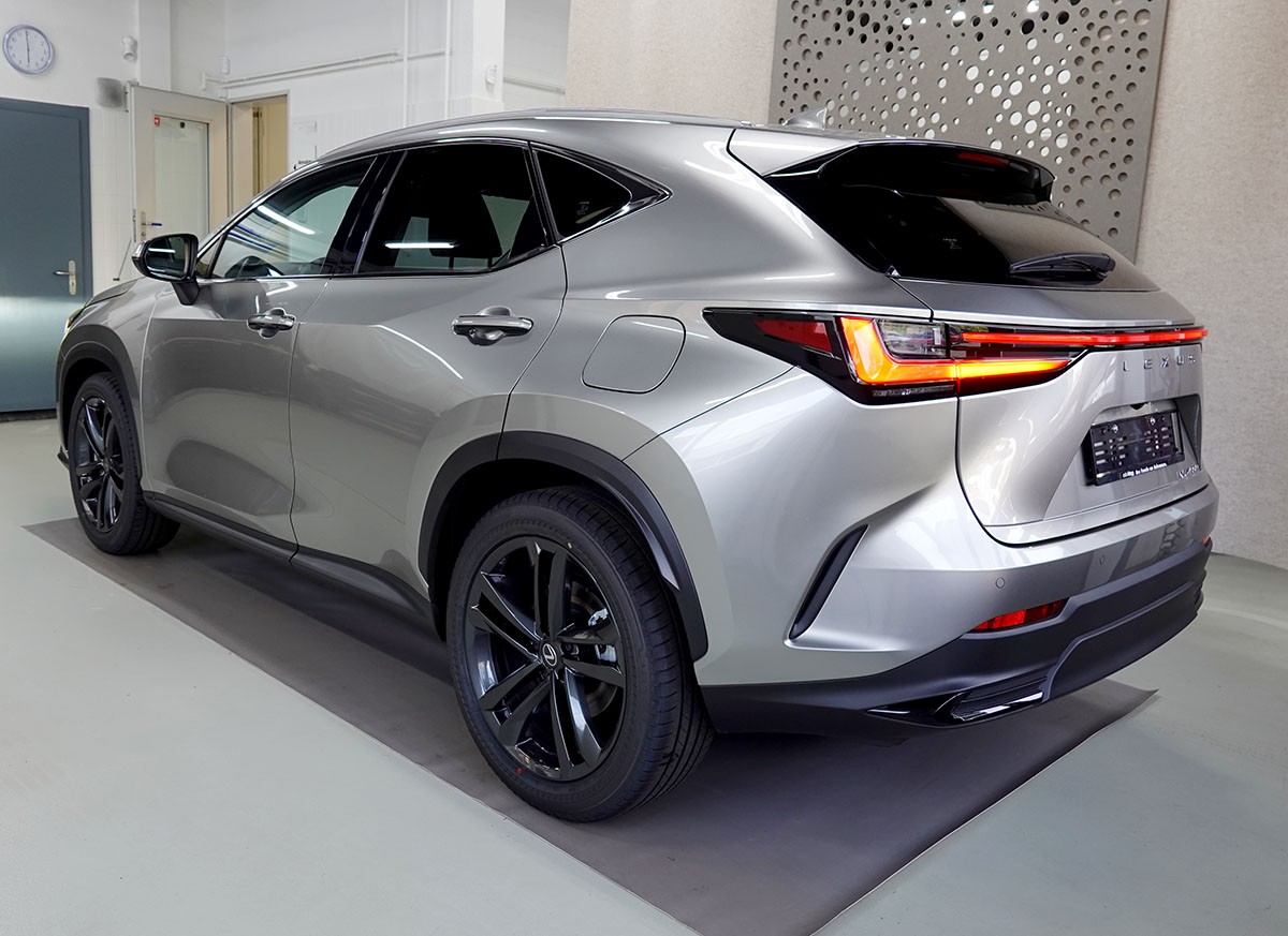 LEXUS NX 450h+ E-FOUR Comfort, 20" Alufelgen-showroom-element-2