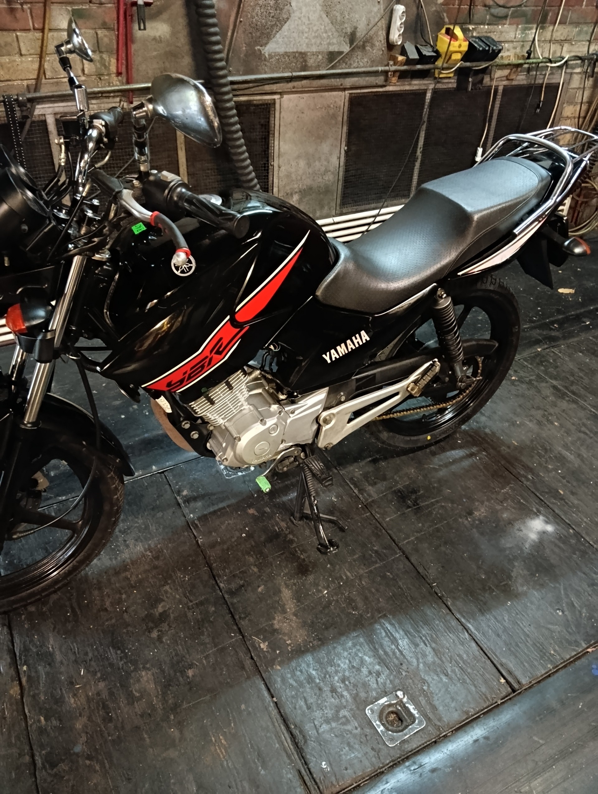YAMAHA YBR 125