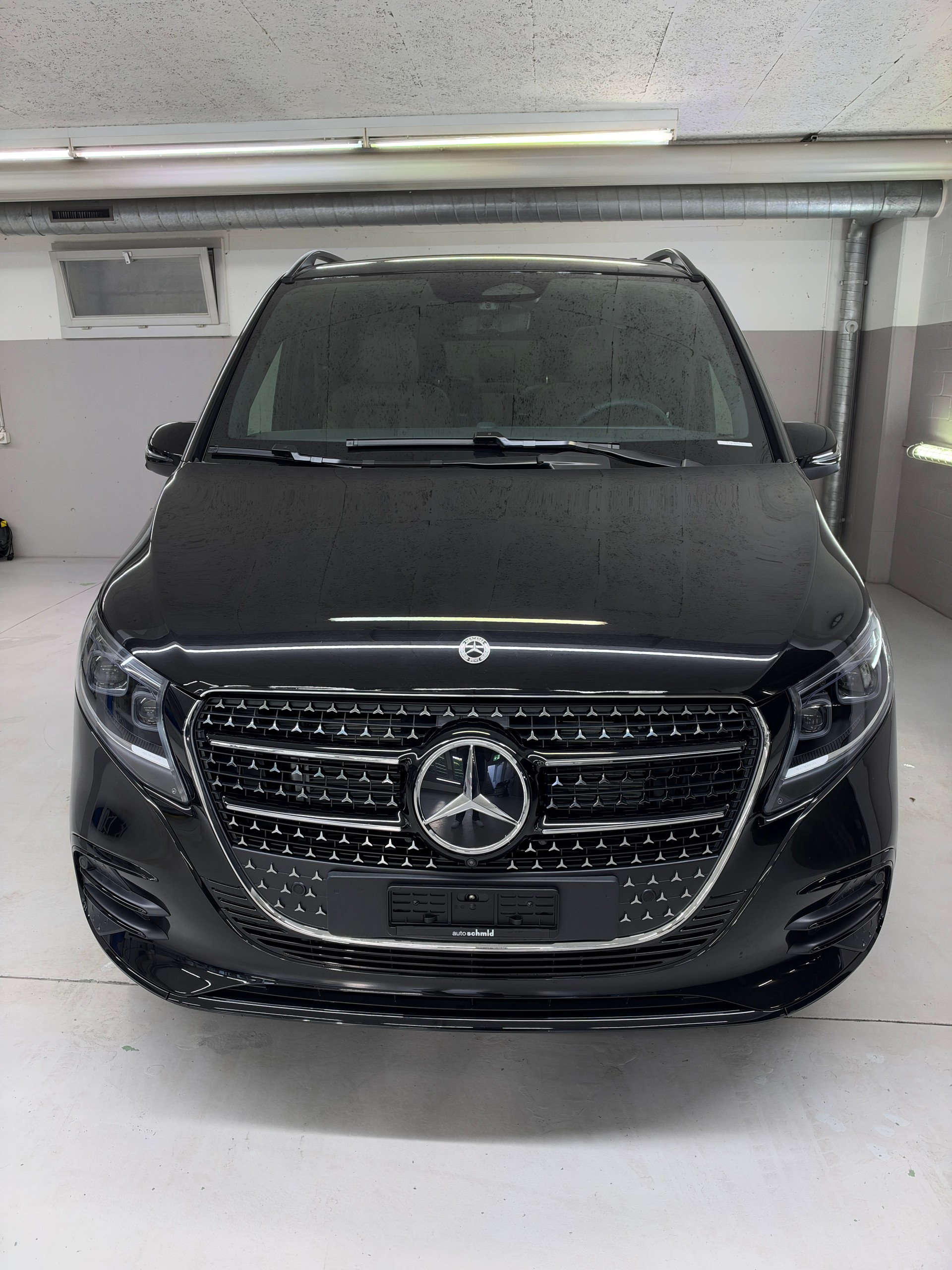 MERCEDES-BENZ V 300 d 4MATIC EXCLUSIVE Swiss Edition 3200mm L-showroom-element-2