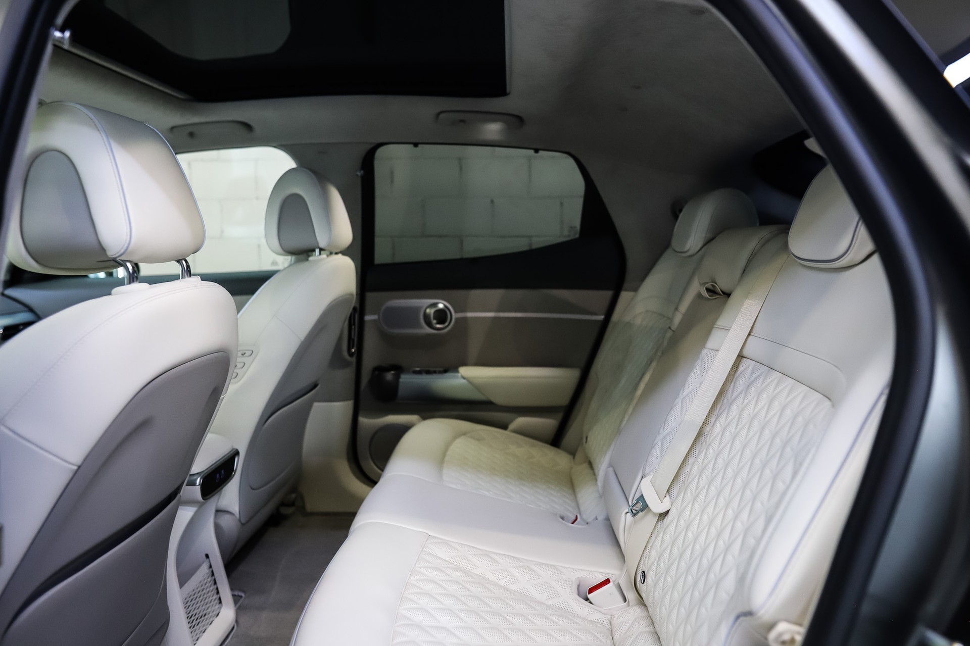 GENESIS GV60 77.4 kWh Sport Plus AWD * Makalu Gray Matt *-image-18