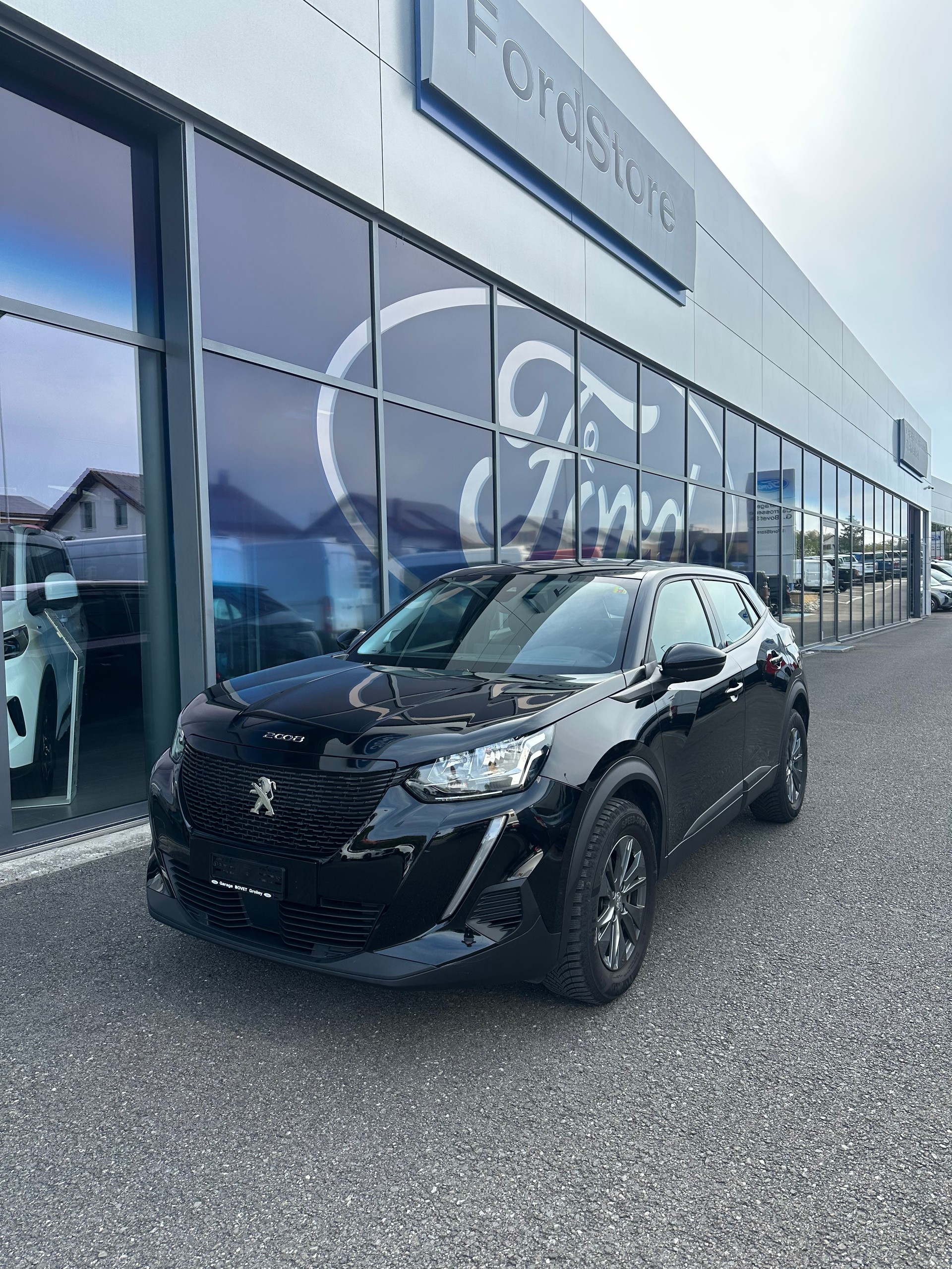 PEUGEOT 2008 1.2 PureTech 130 Active Pack-image-1