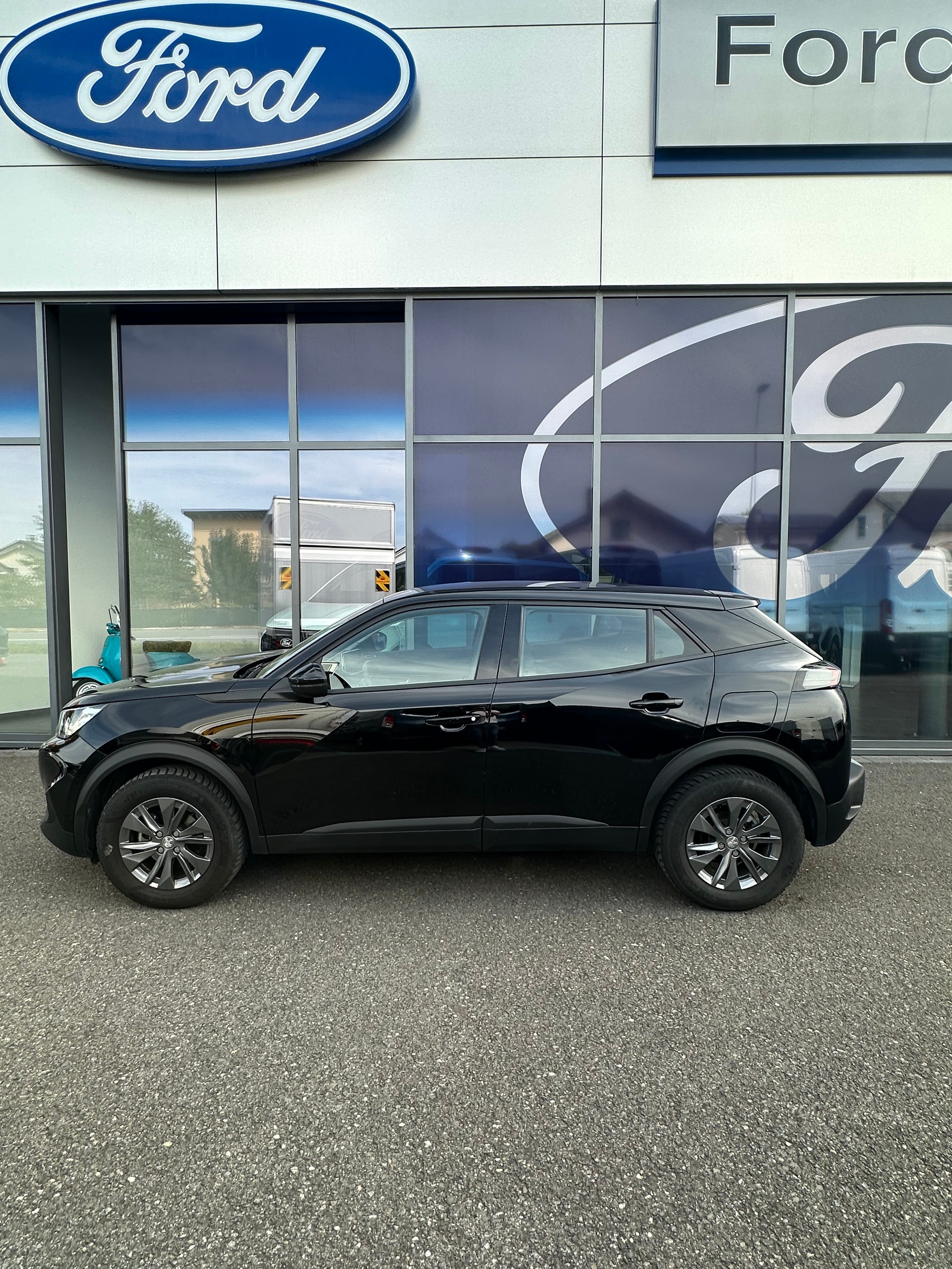 PEUGEOT 2008 1.2 PureTech 130 Active Pack-image-2