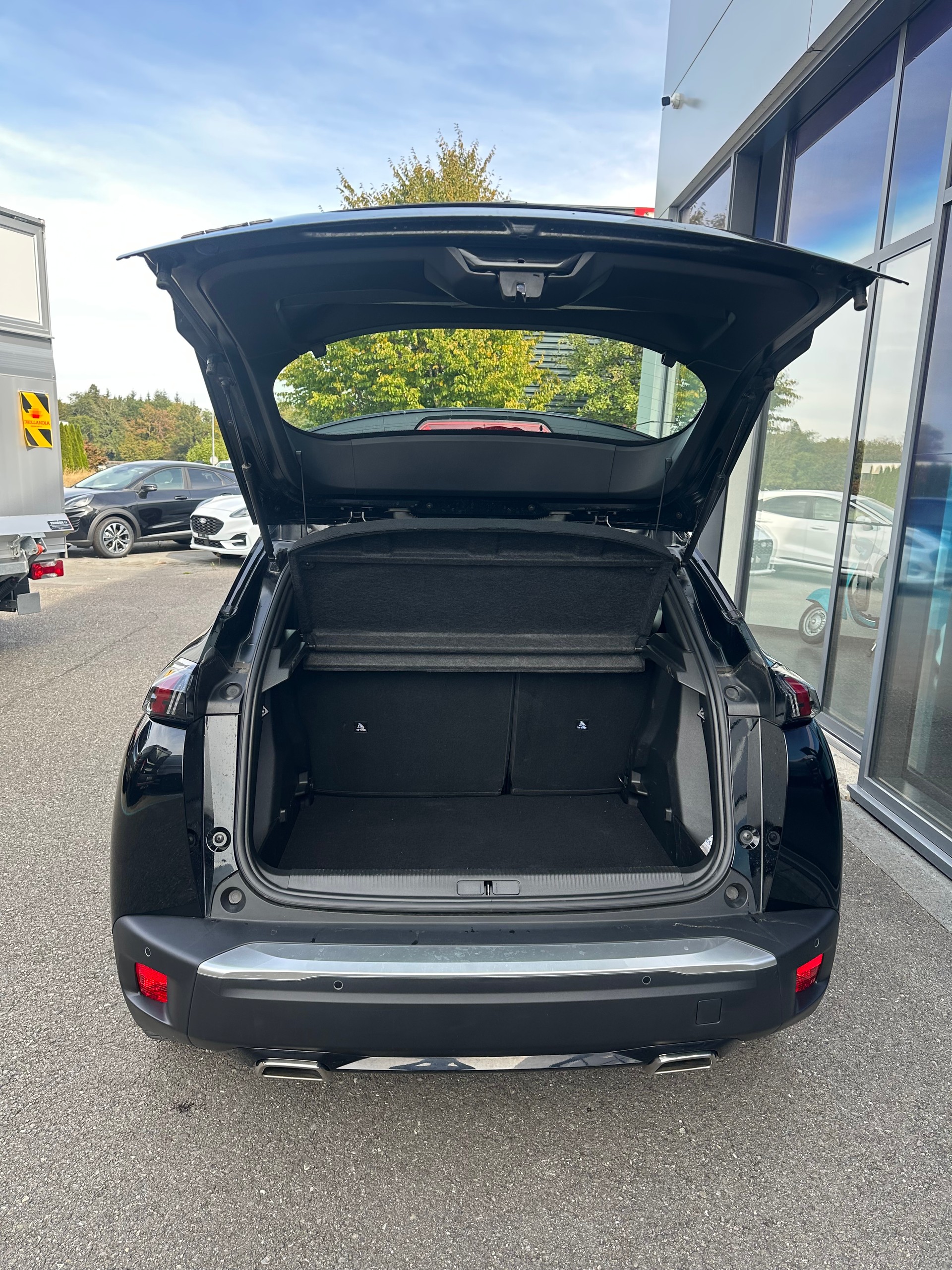 PEUGEOT 2008 1.2 PureTech 130 Active Pack-image-6